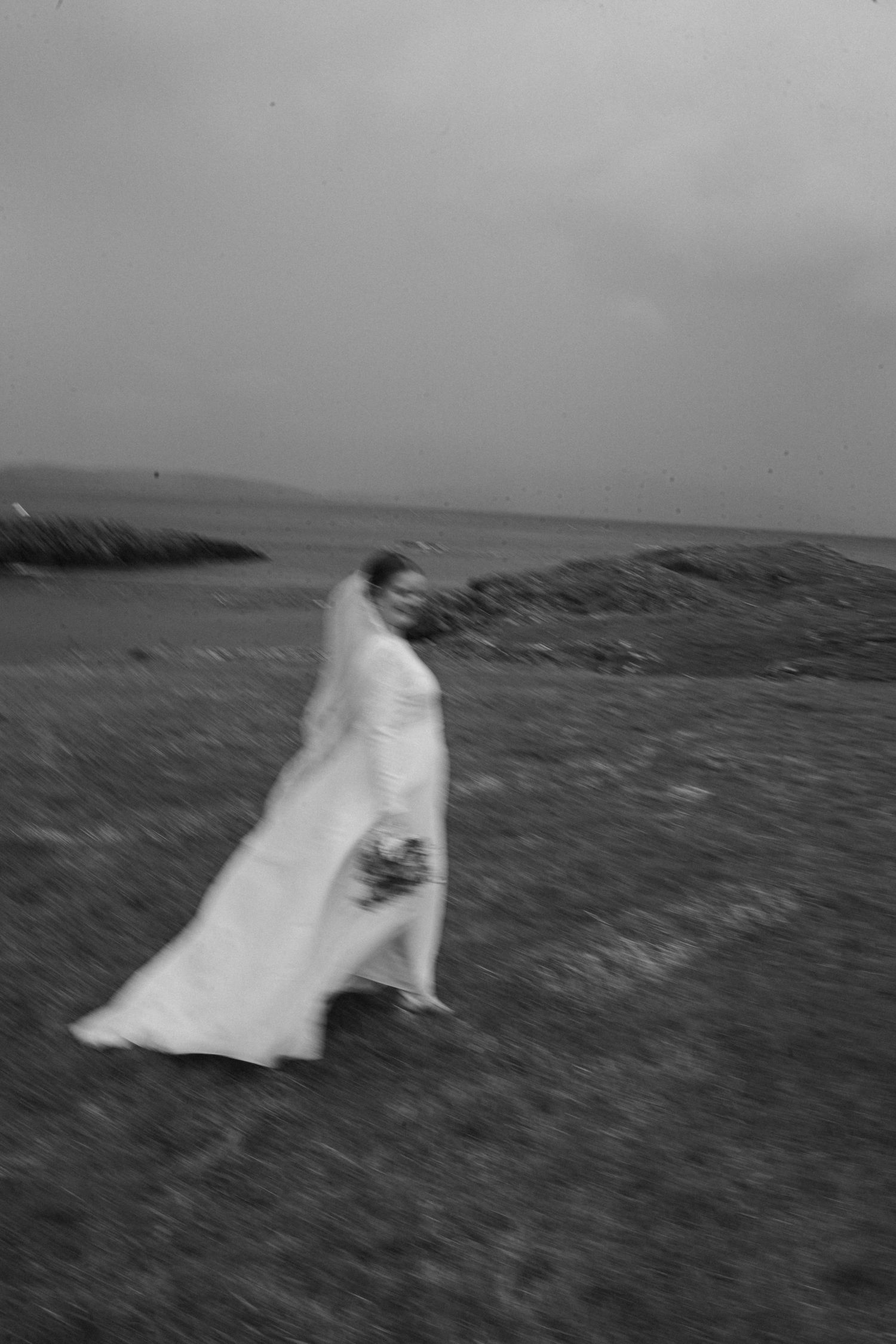 Luxury editorial wedding photography capturing intimate, cinematic love stories across France and Europe. Blending documentary storytelling