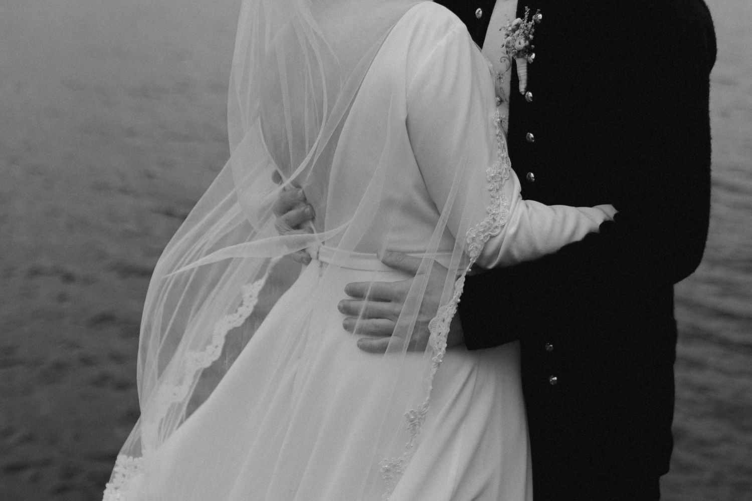 Luxury editorial wedding photography capturing intimate, cinematic love stories across France and Europe. Blending documentary storytelling