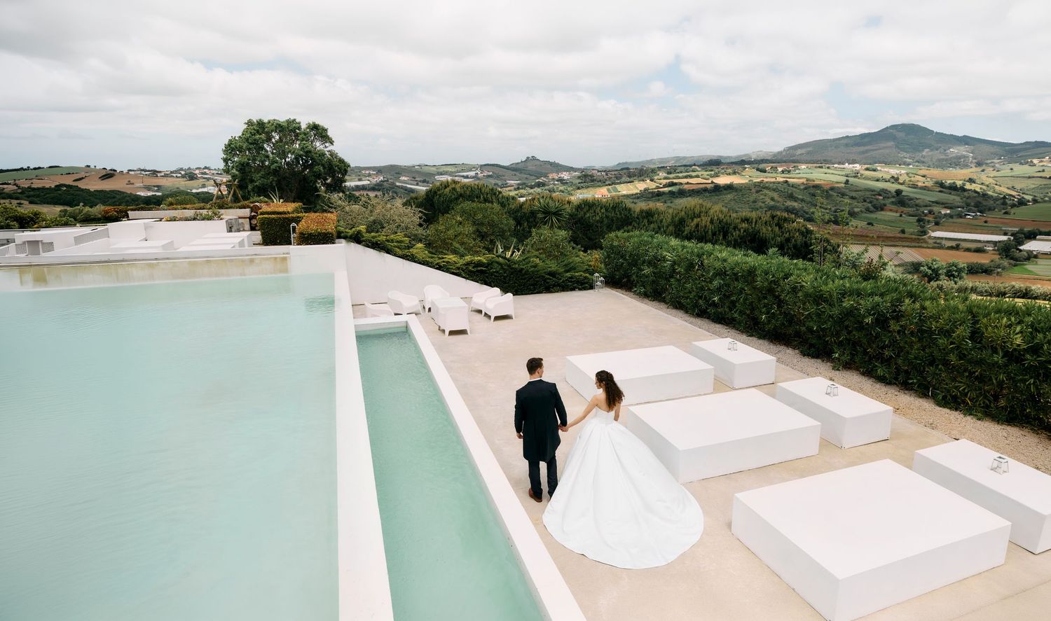 Luxury editorial wedding photography capturing intimate love stories across Paris & Europe.