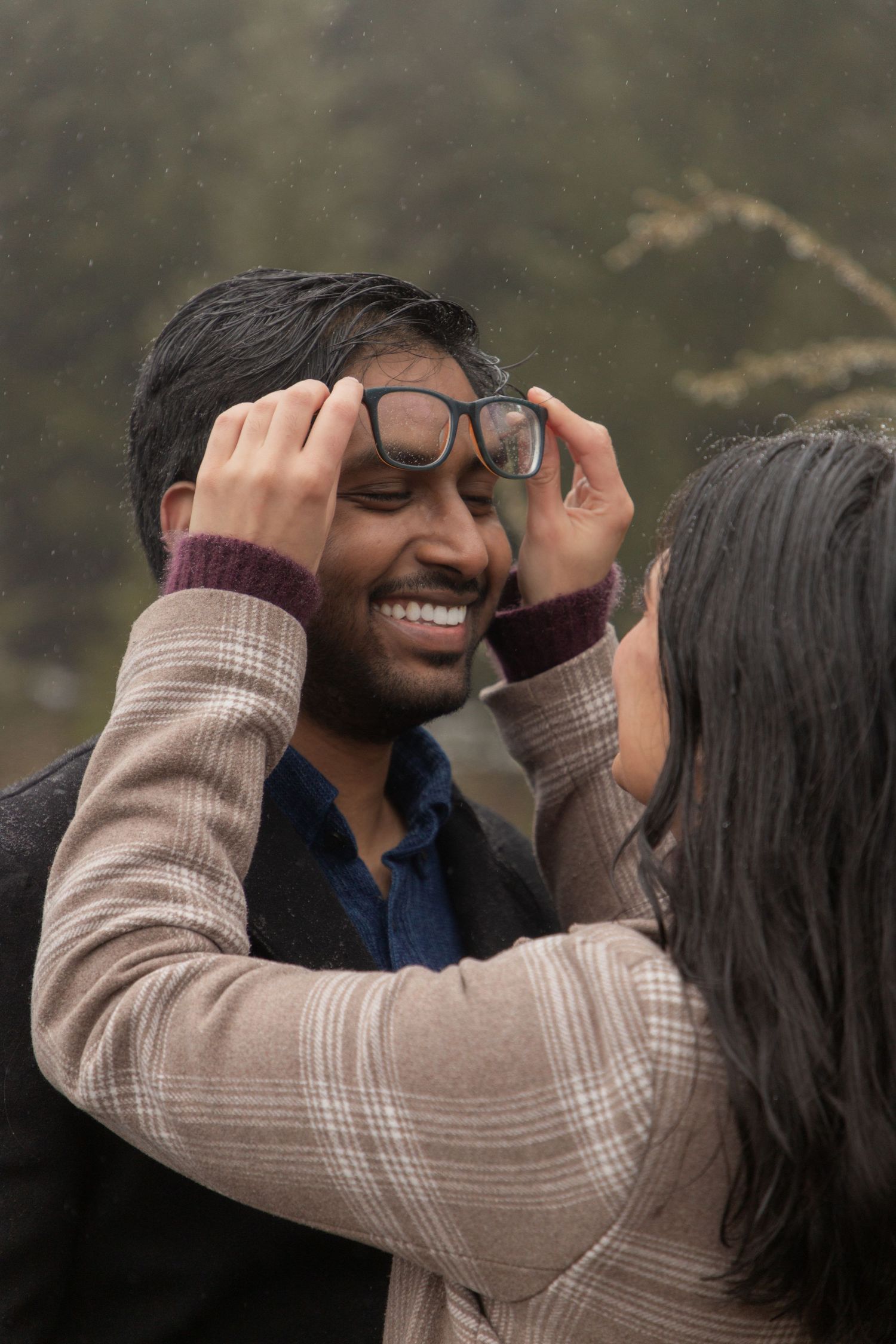 Candid couple moment outdoors, natural light session