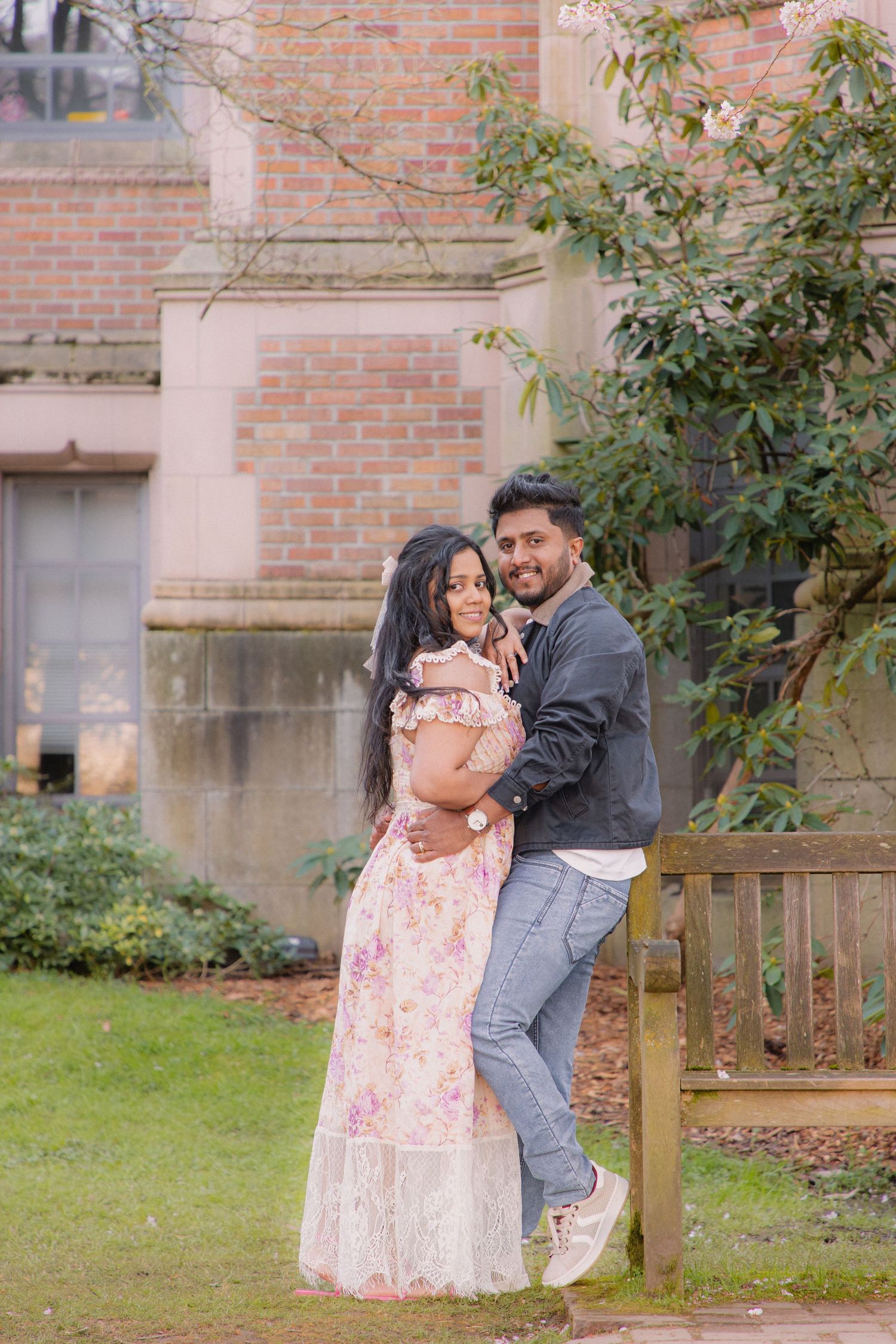Romantic couple session with blooming cherry trees in Seattle, natural cherry blossom photoshoot