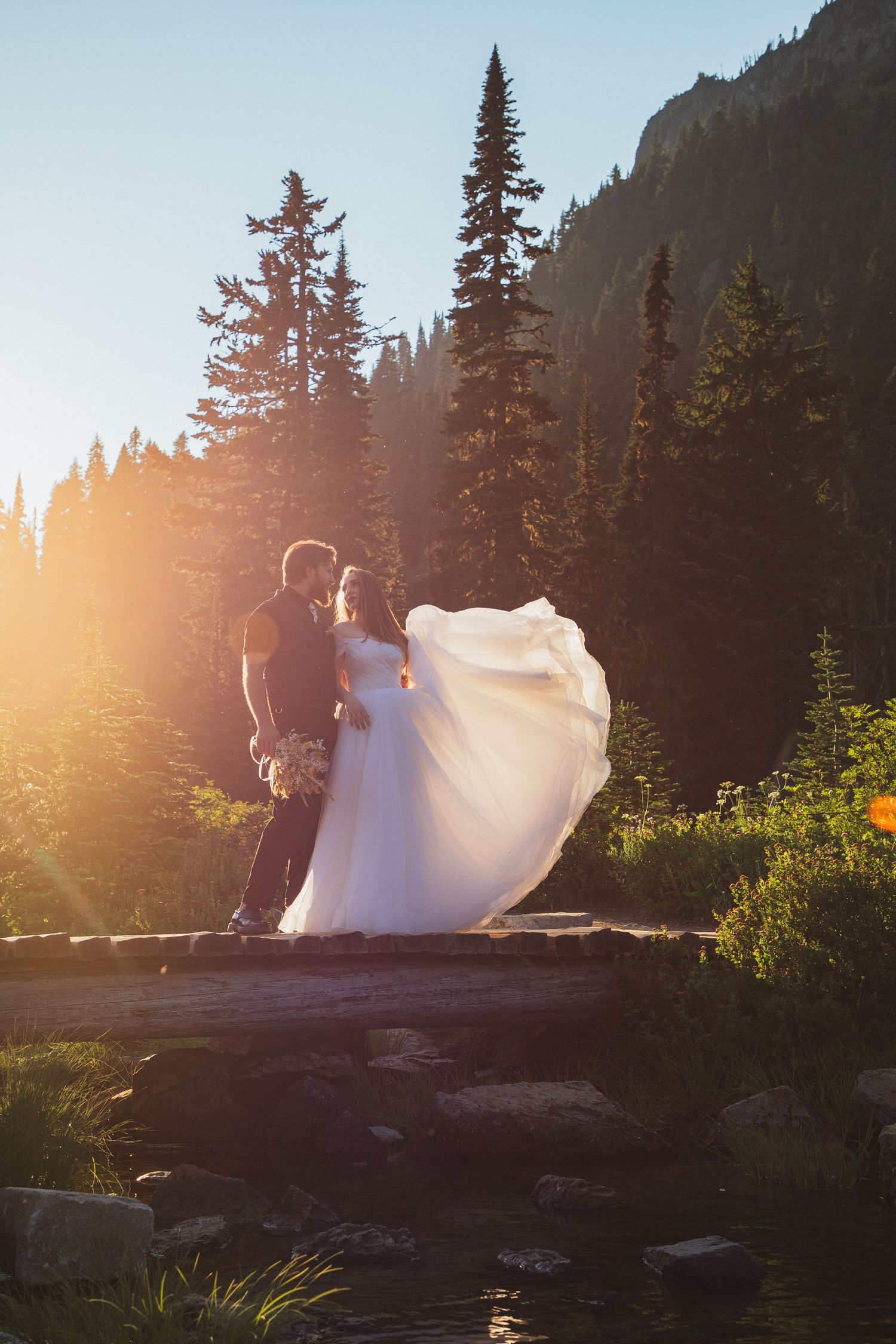 Romantic elopement in Mount Rainier with alpine landscape views