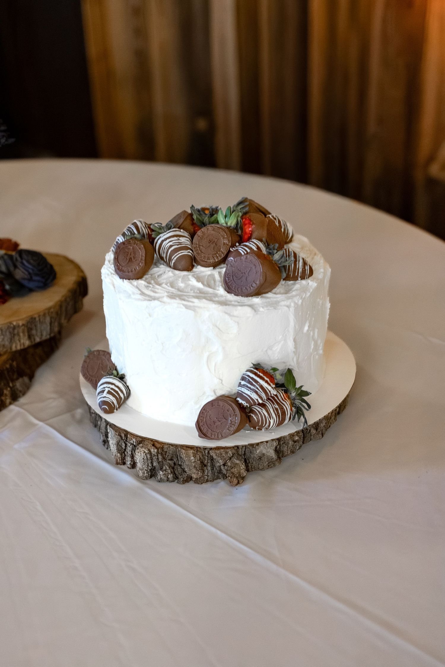 Alabama themed cake at a wedding at Hilltop Acres Wicksburg, Alabama