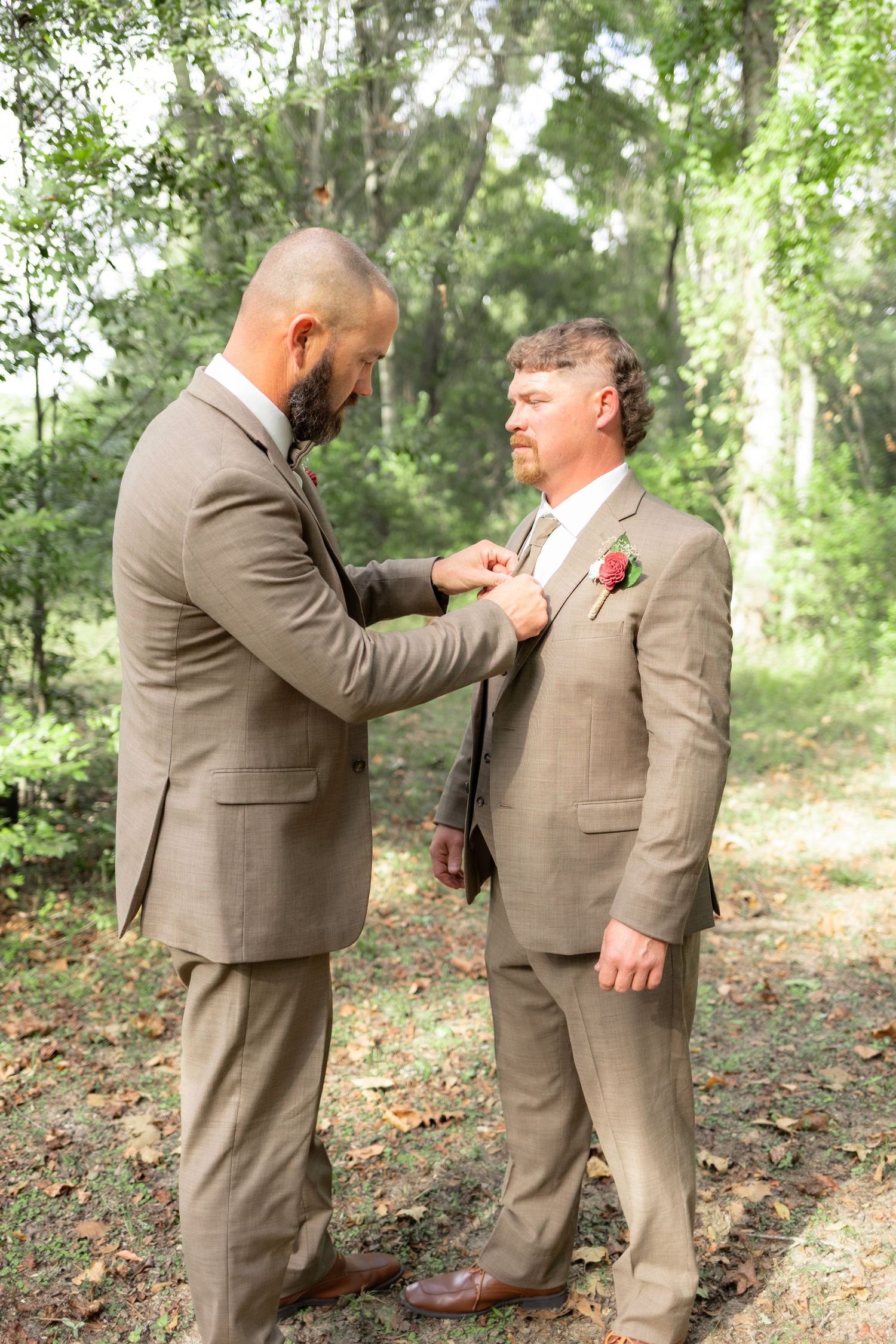 Groom getting ready for his wedding at Hilltop Acres Wicksburg, Alabama