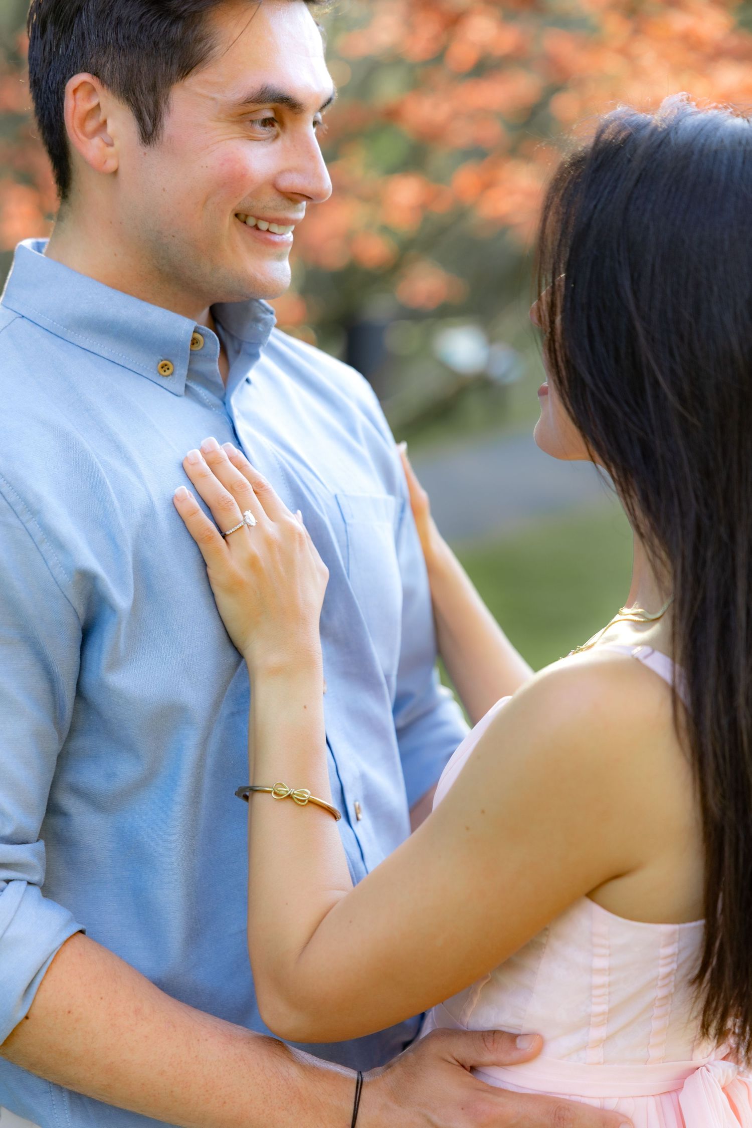 Romantic Spring Couple Photos at Dothan Area Botanical Gardens in Alabama