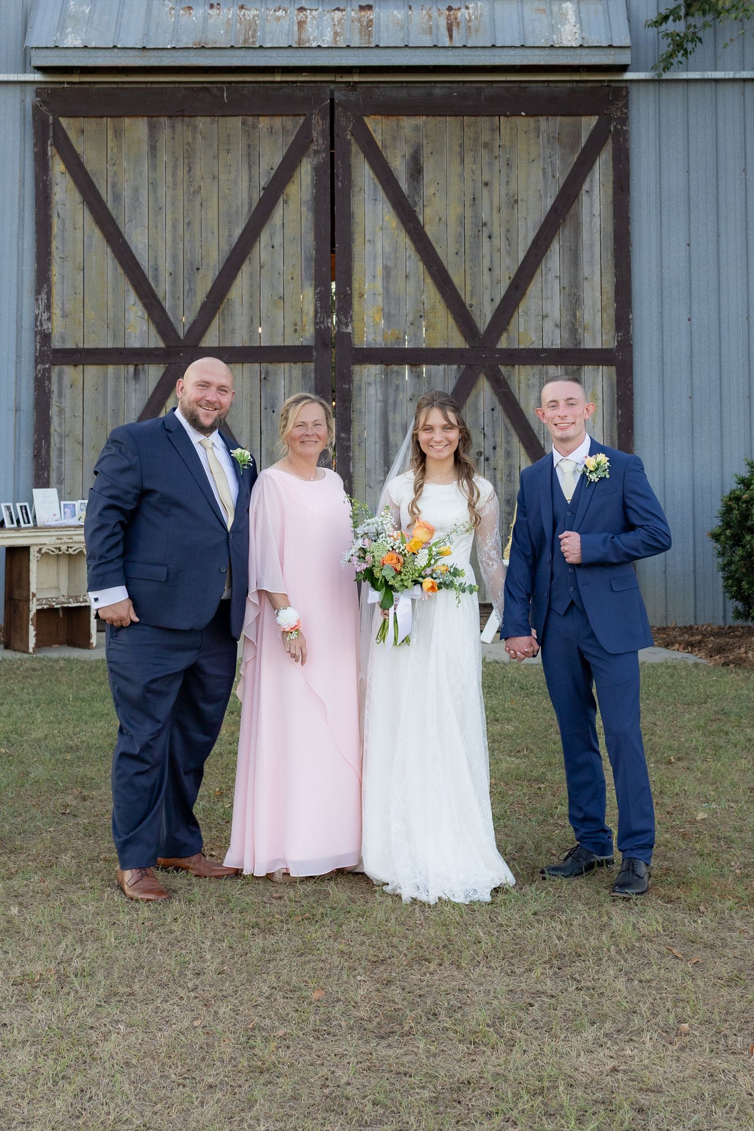 Wedding family portraits at Dalrymple Farms Enterprise, Alabama