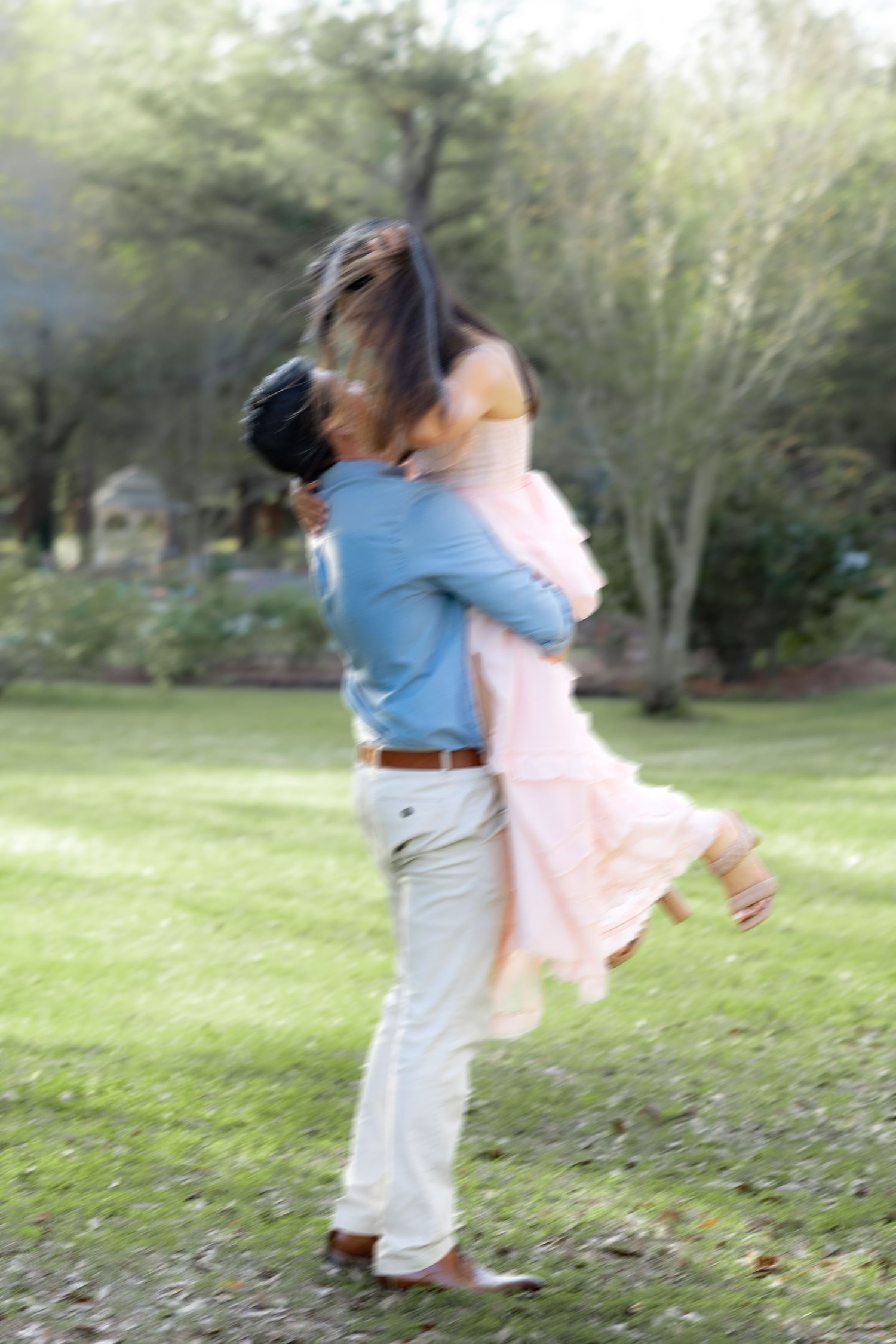 Romantic Spring Couple Photos at Dothan Area Botanical Gardens in Alabama