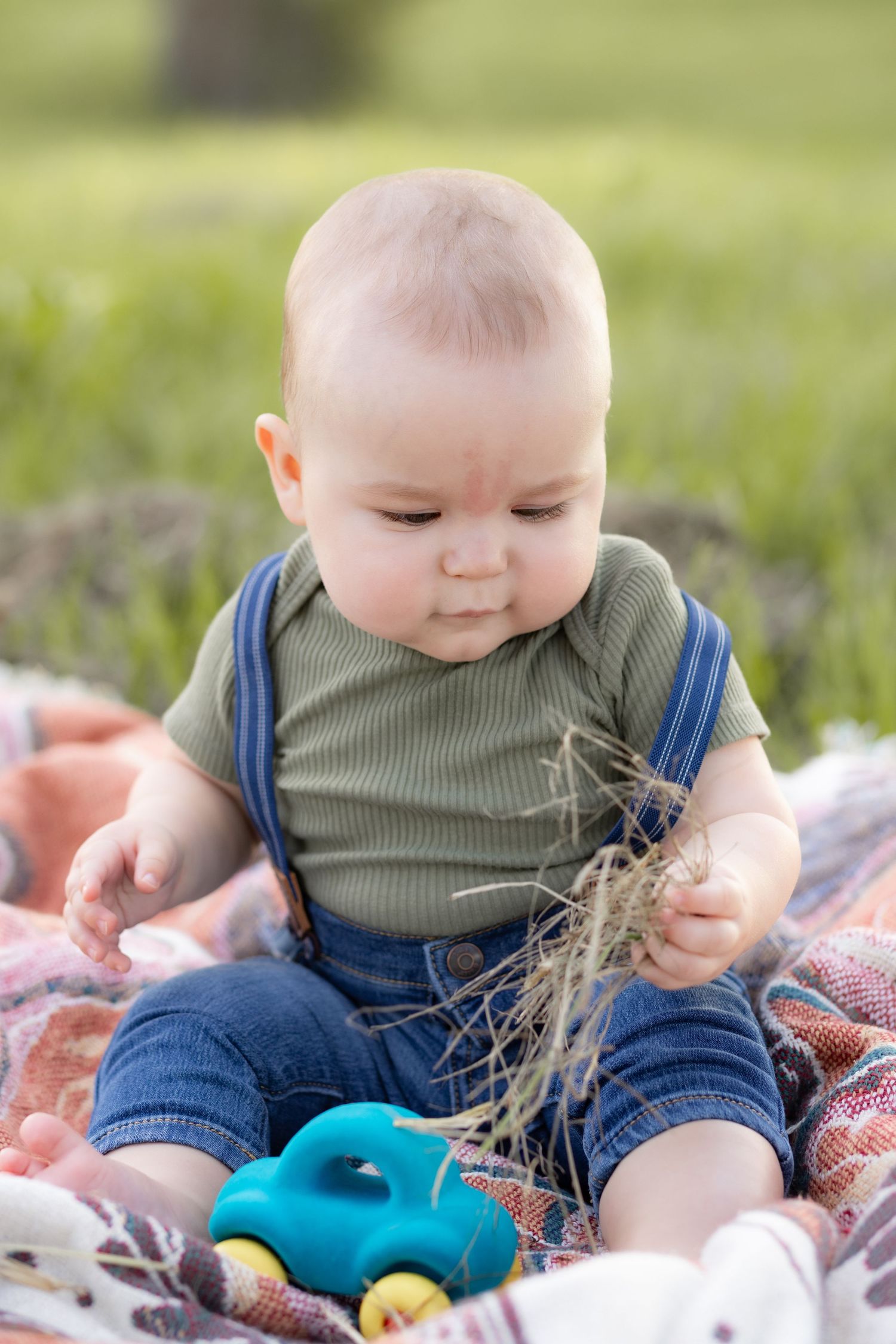 Family Pictures in a grass field at sunset near Dothan, Alabama