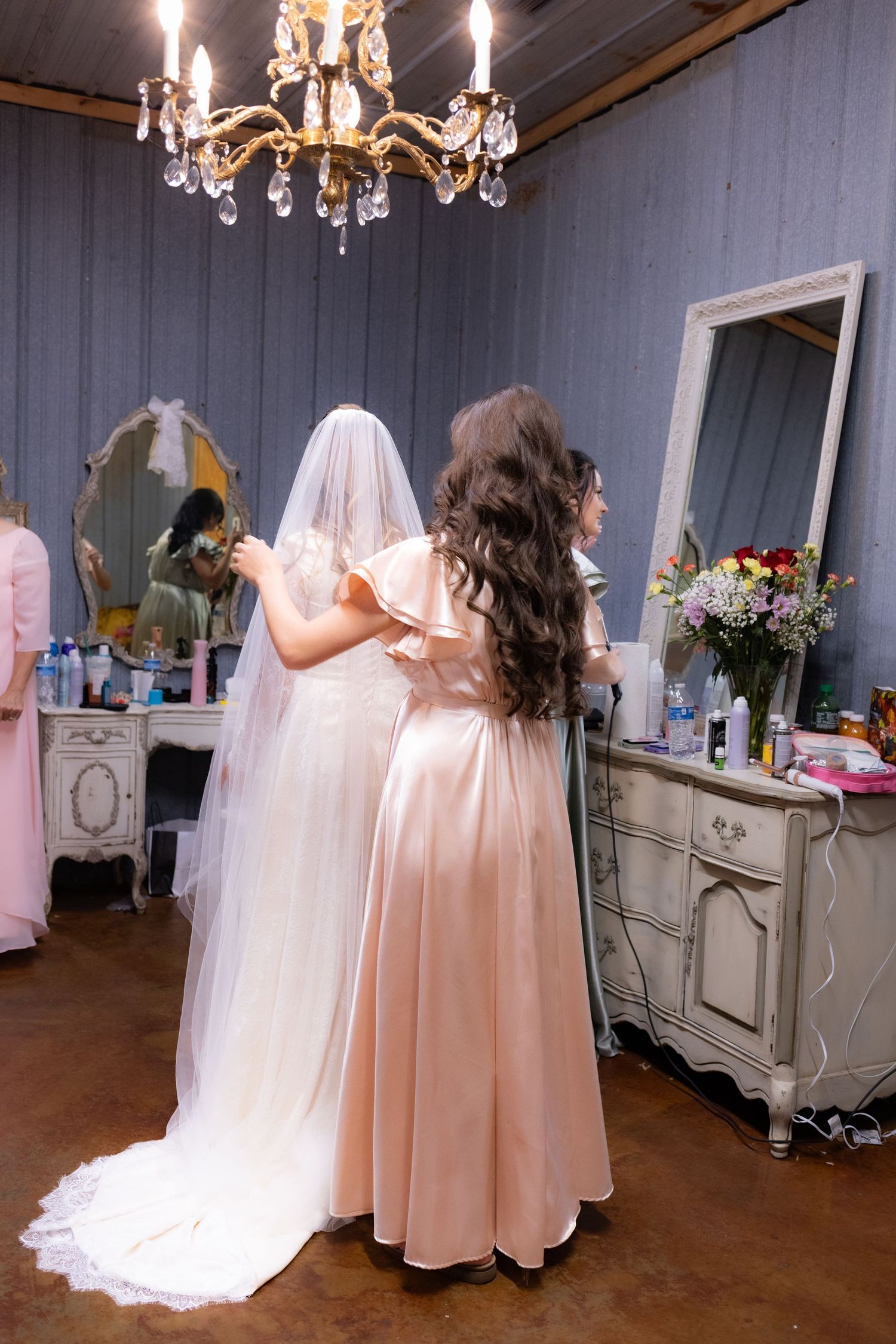 Bride getting ready at wedding venue Dalrymple Farms Enterprise, Alabama