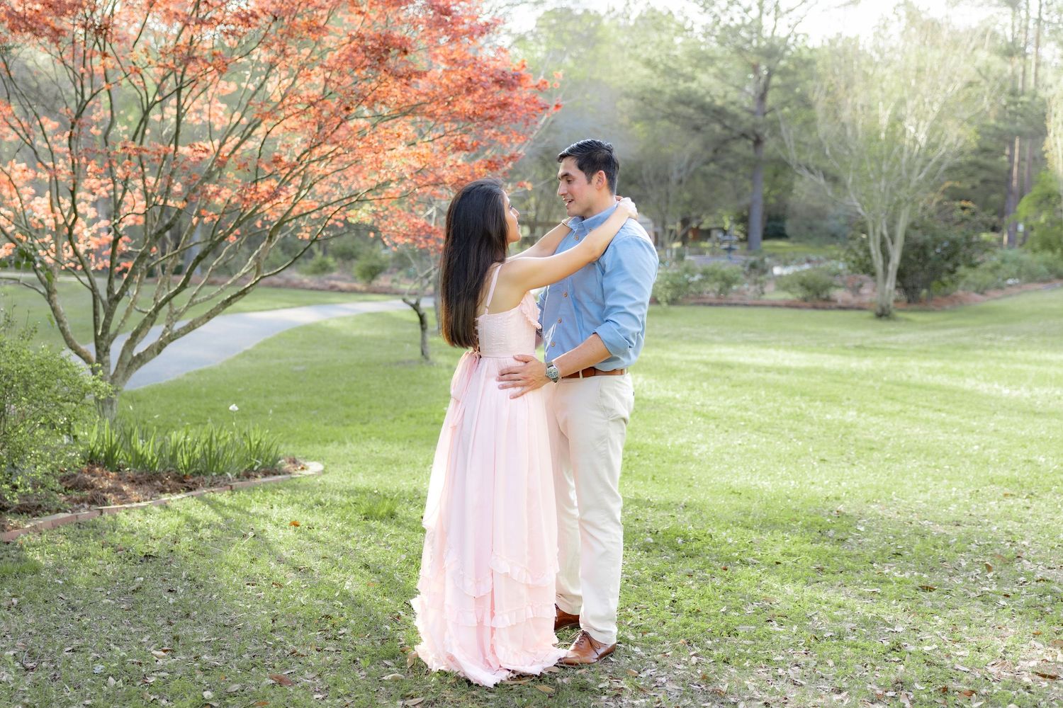 Romantic Spring Couple Photos at Dothan Area Botanical Gardens in Alabama