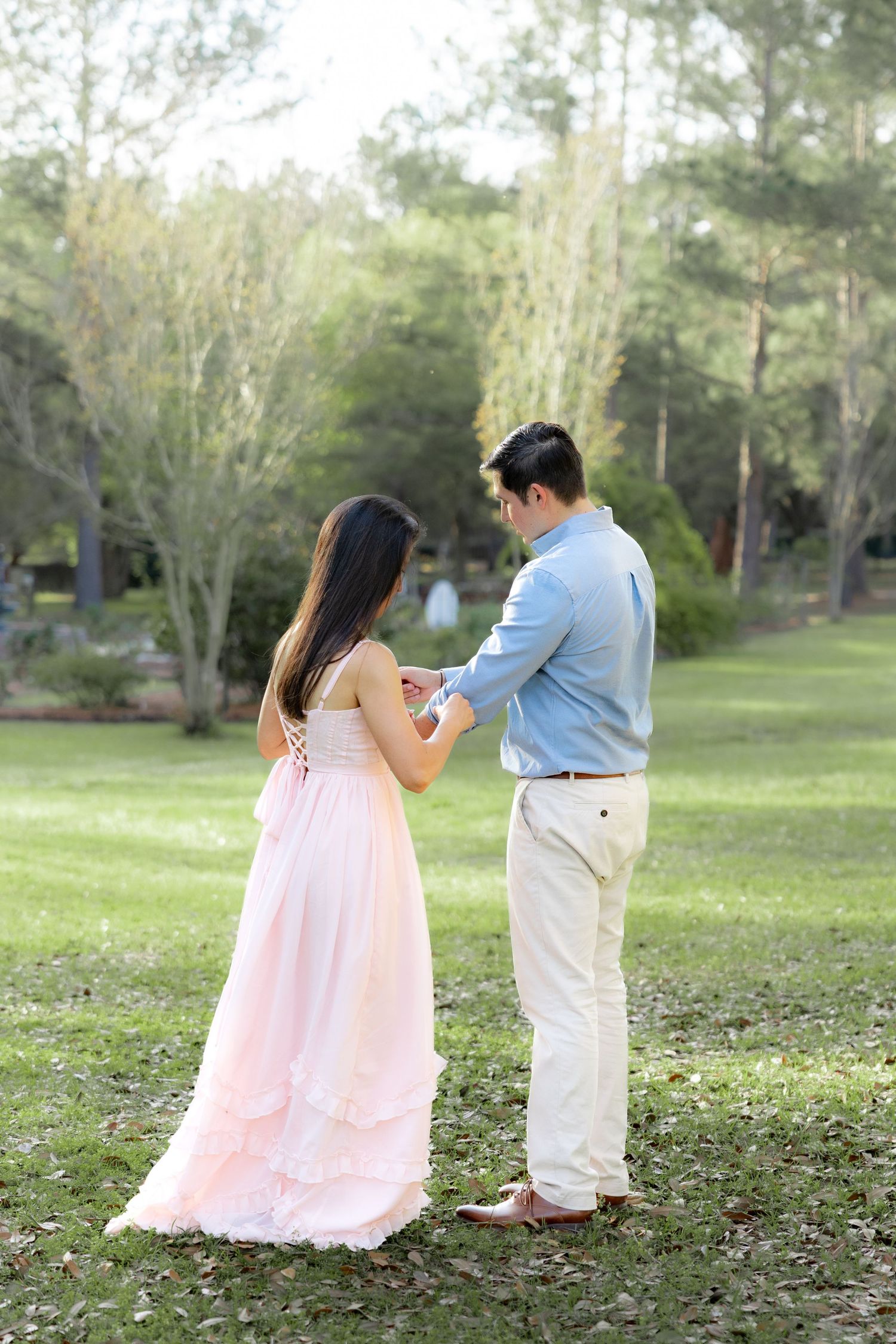 Romantic Spring Couple Photos at Dothan Area Botanical Gardens in Alabama