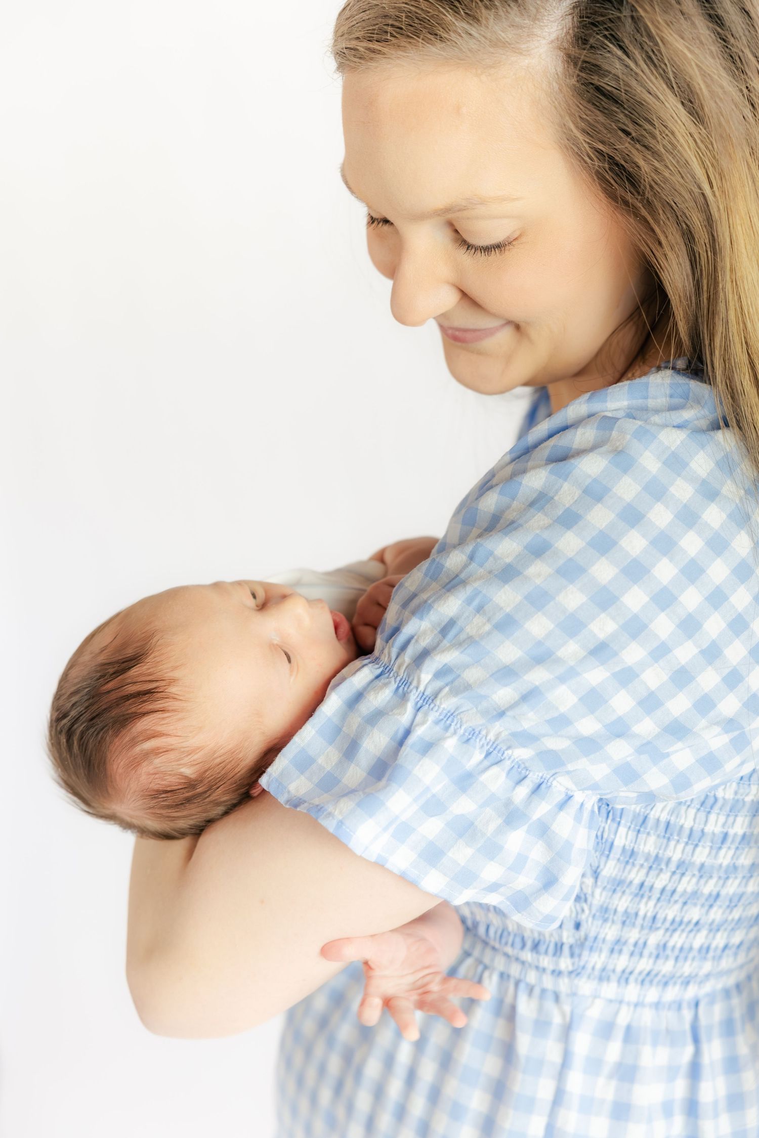 Newborn detail photos in a studio in Dothan, Alabama