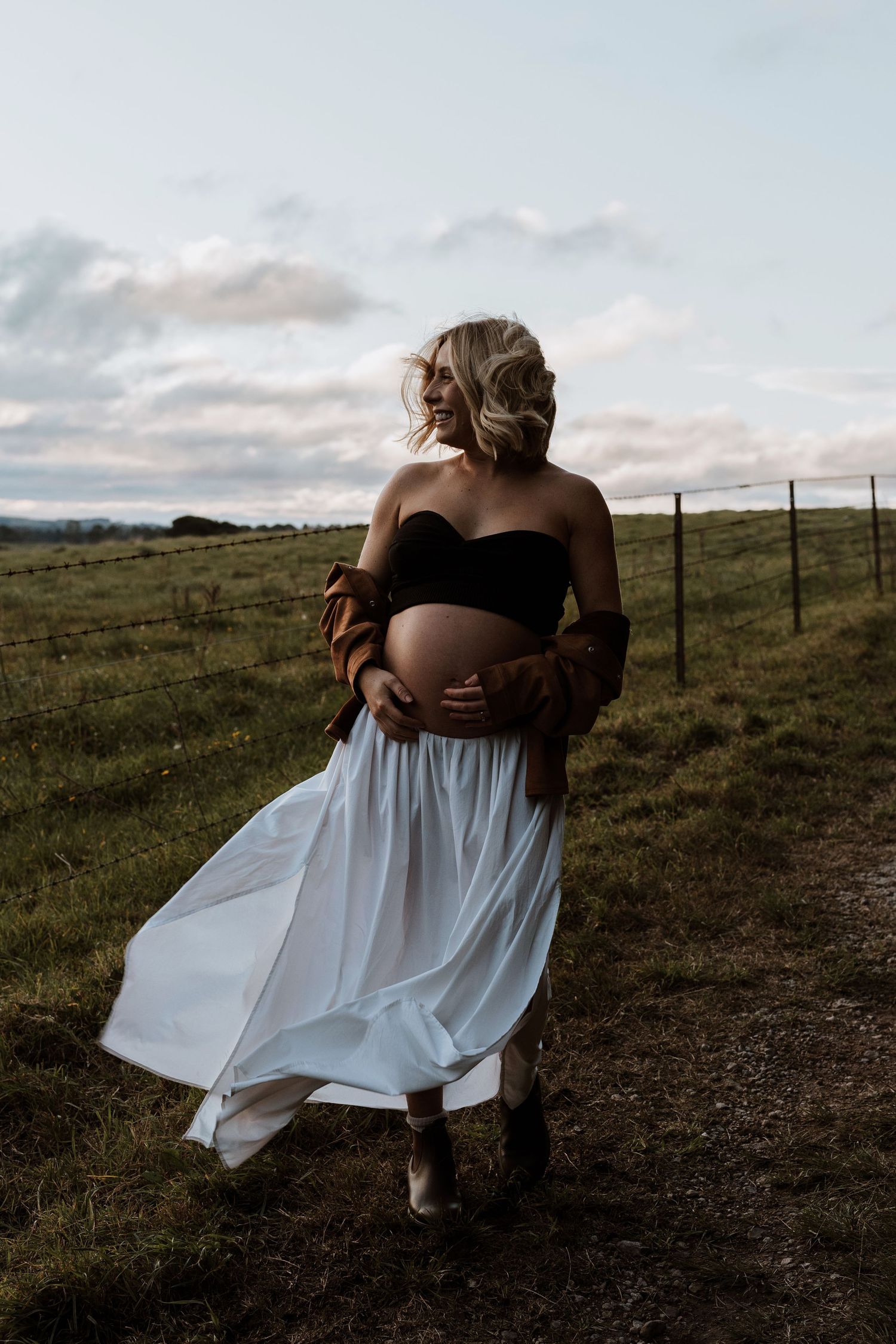 Souther Highlands moody wind swept maternity photography, location maternity portraits. Southern highlands photographer