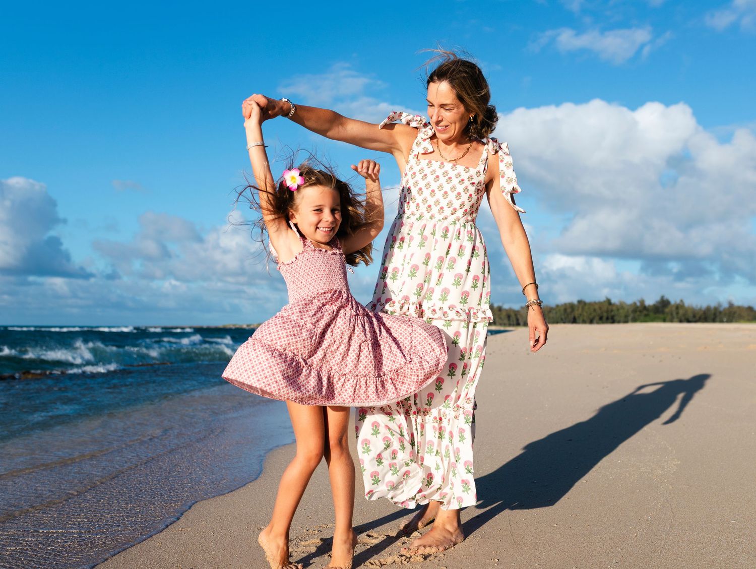 Mommy Daughter photography on the beach in Hawaii