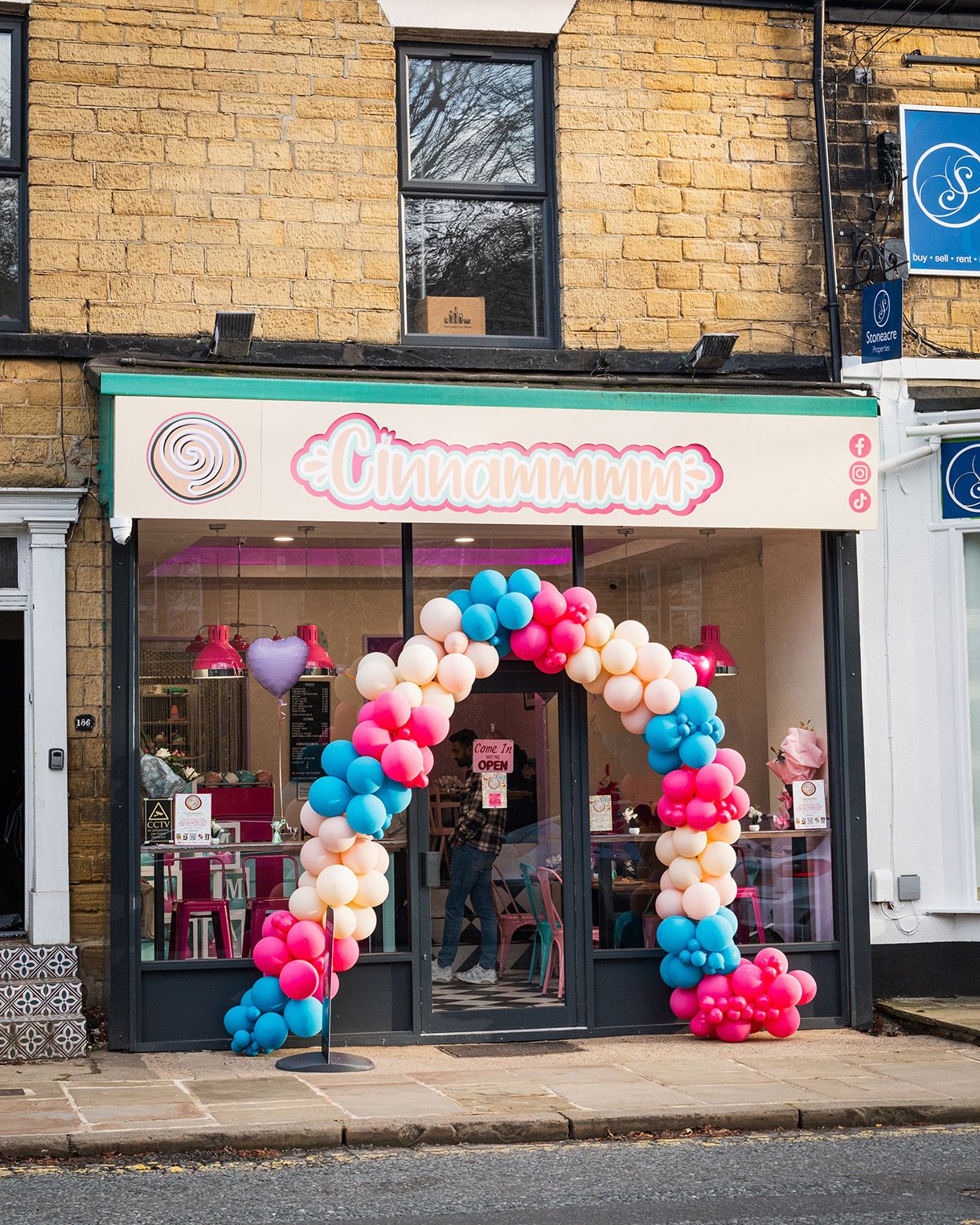 wide shot of cinnammmm cafe
