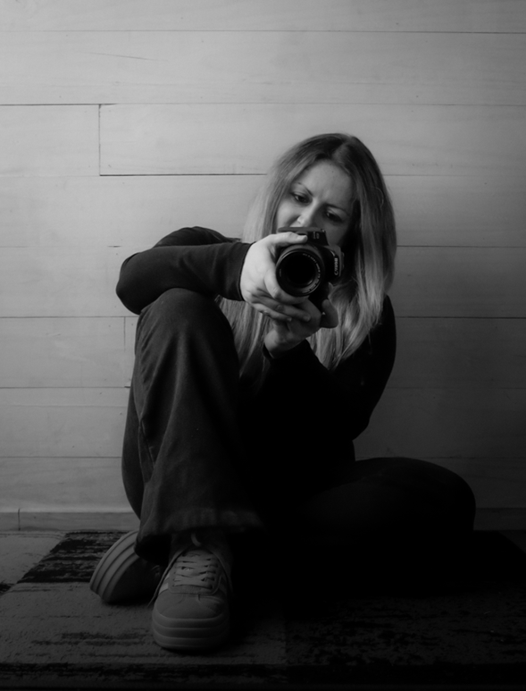 Retrato artístico en blanco y negro, fotografía de moda o retrato personal
