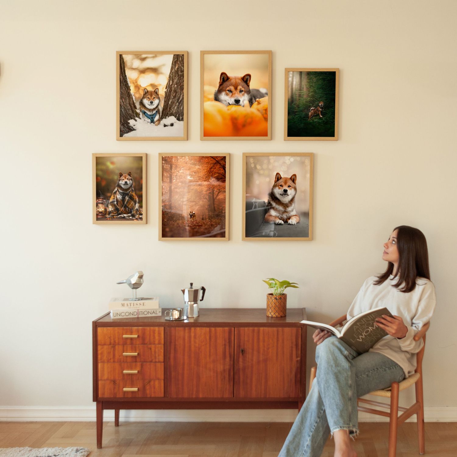 Wall Art mehrerer Portraits eines Hundes an der Wand