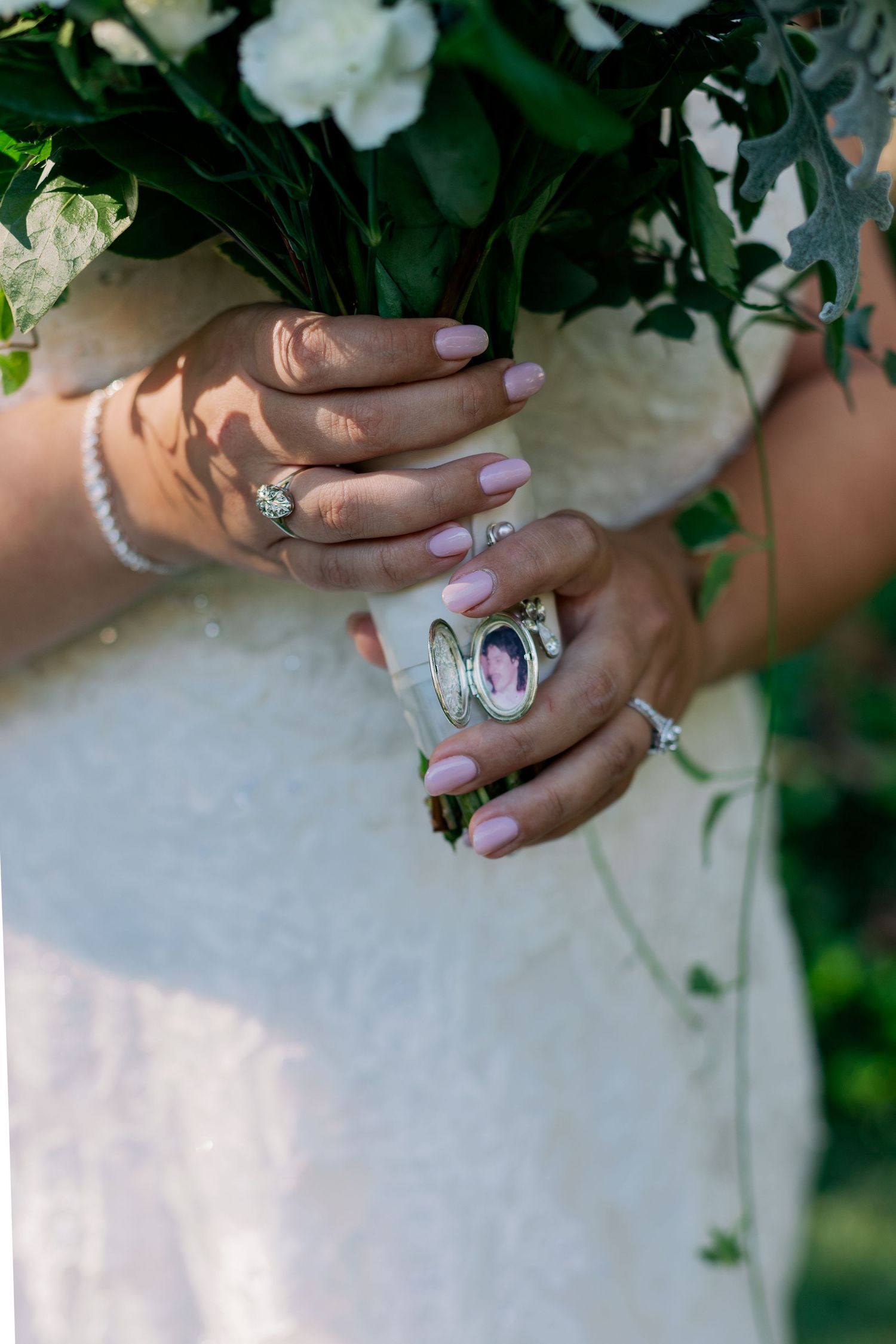 wedding bouquet with dads photo