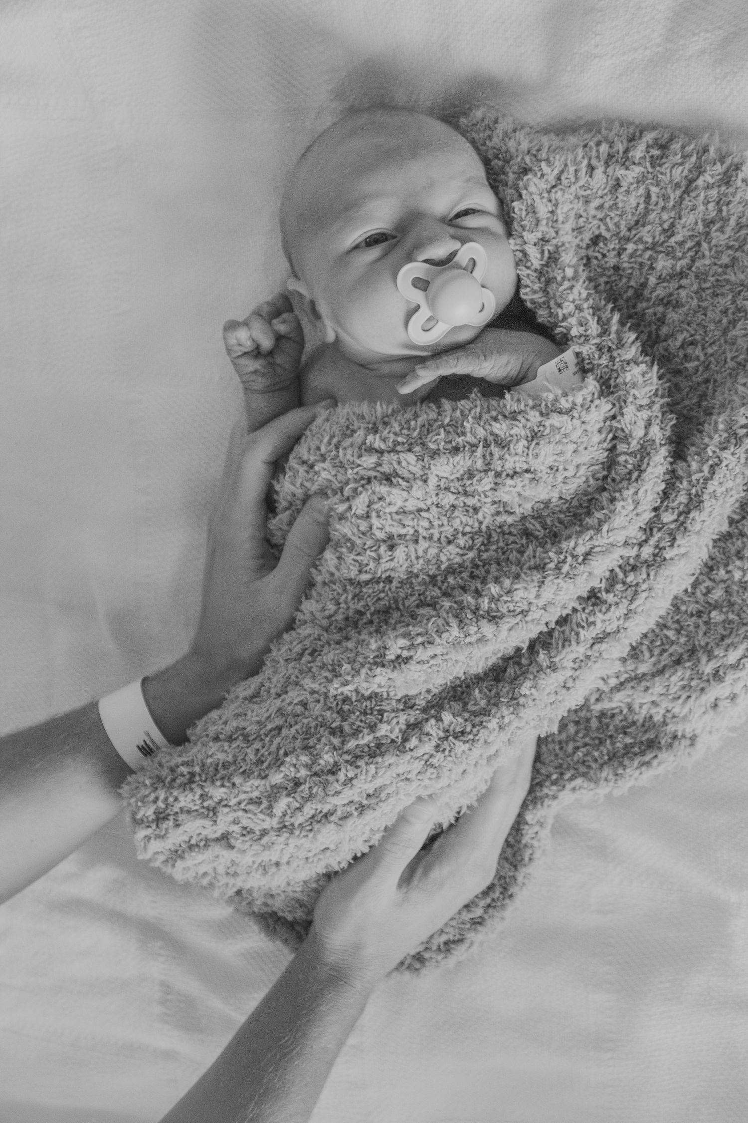 Copperas Cove Fresh 48 Photographer capturing newborn baby.