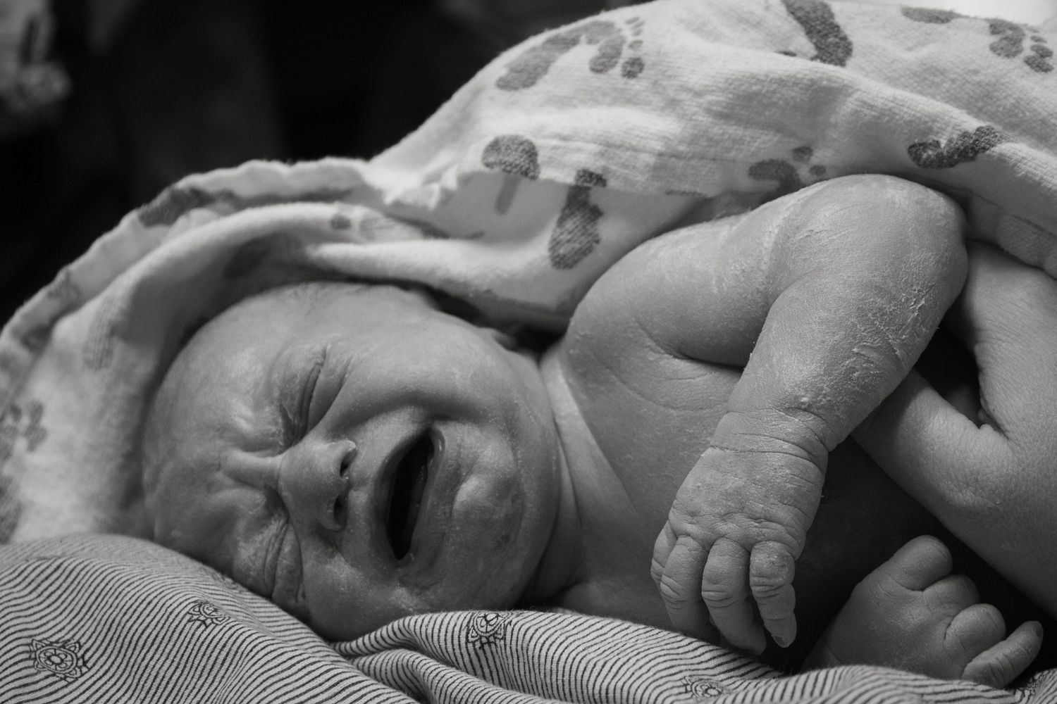 Copperas Cove doula captures newborn baby moments after hospital birth.