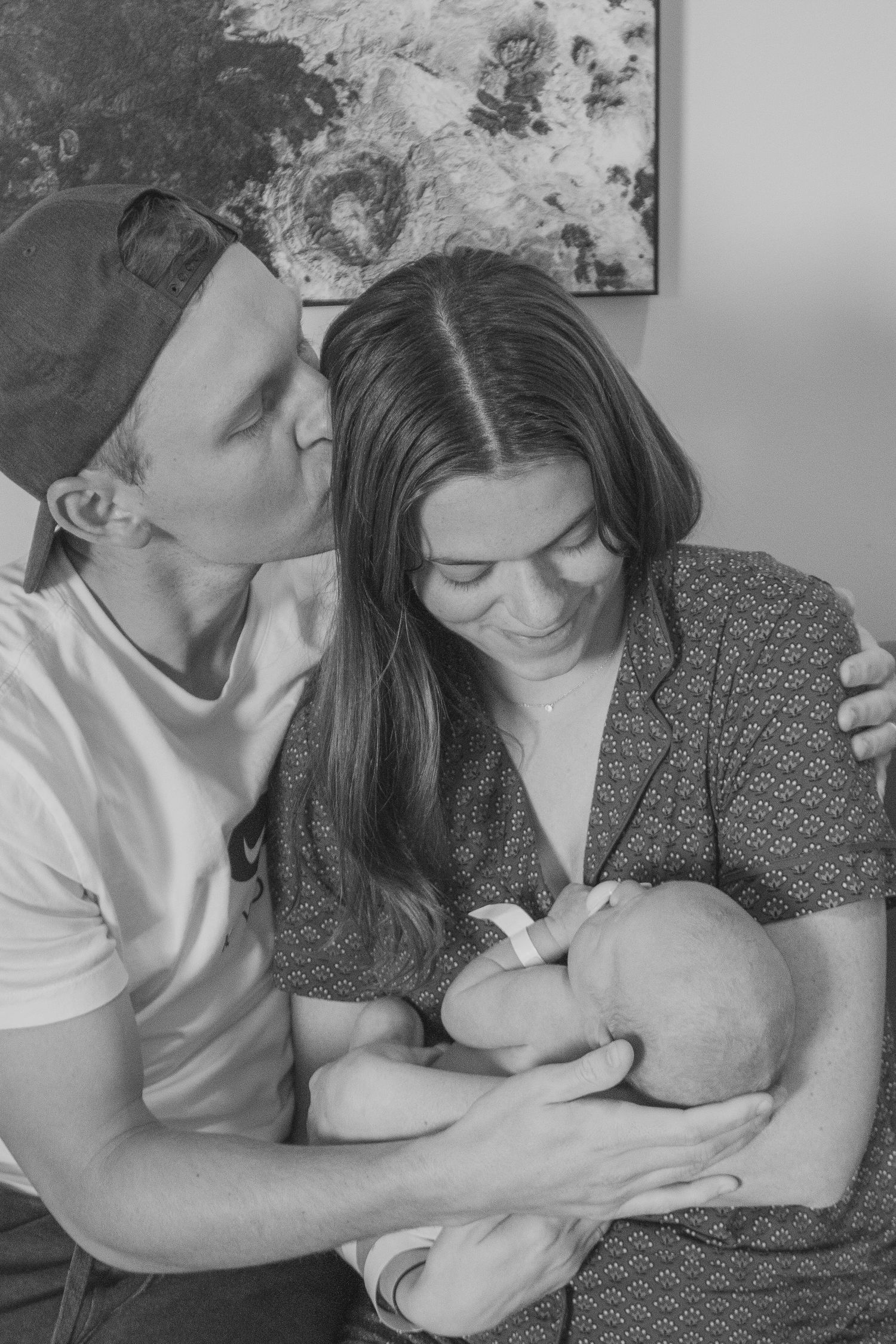 Copperas Cove birth photographer capturing family photo.