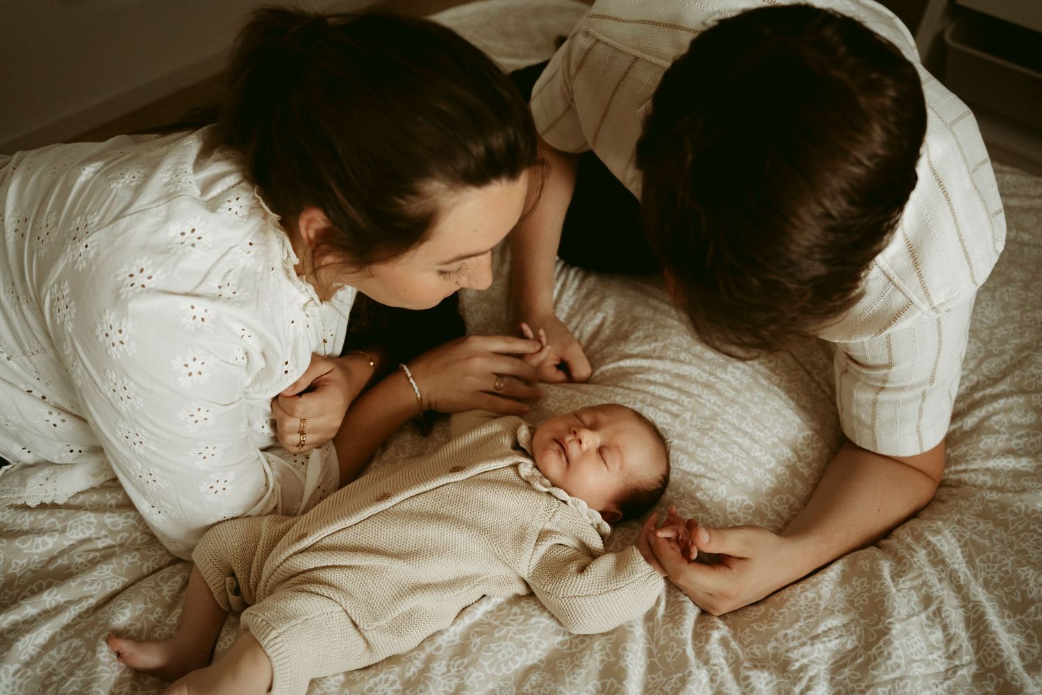 photographe future maman grossesse famille bébé nouveau-né naissance hem nord de la france lille aurelie dufosse photographe à domicile