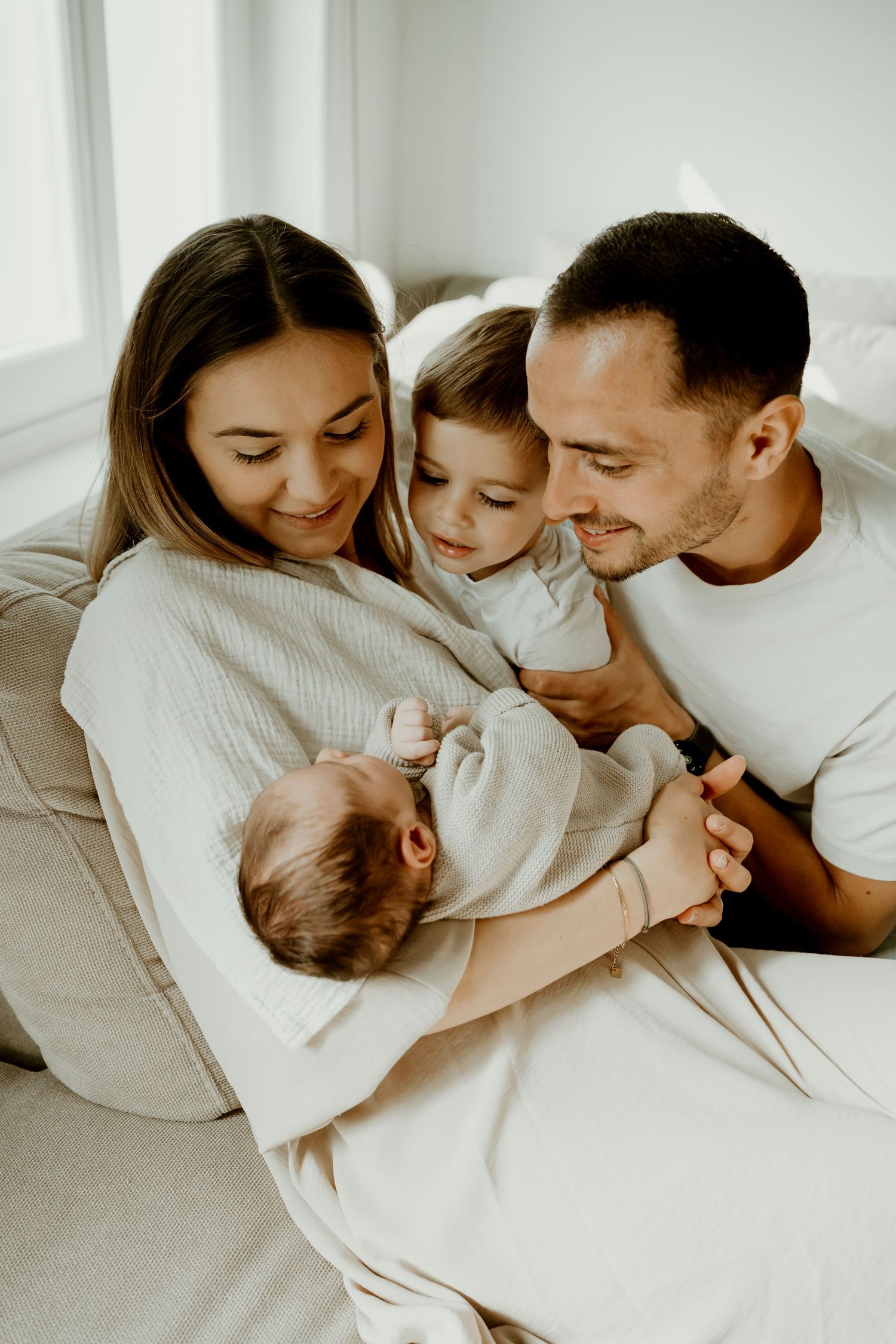 photographe famille bébé nouveau-né naissance hem nord de la france lille aurelie dufosse photographe à  domicile