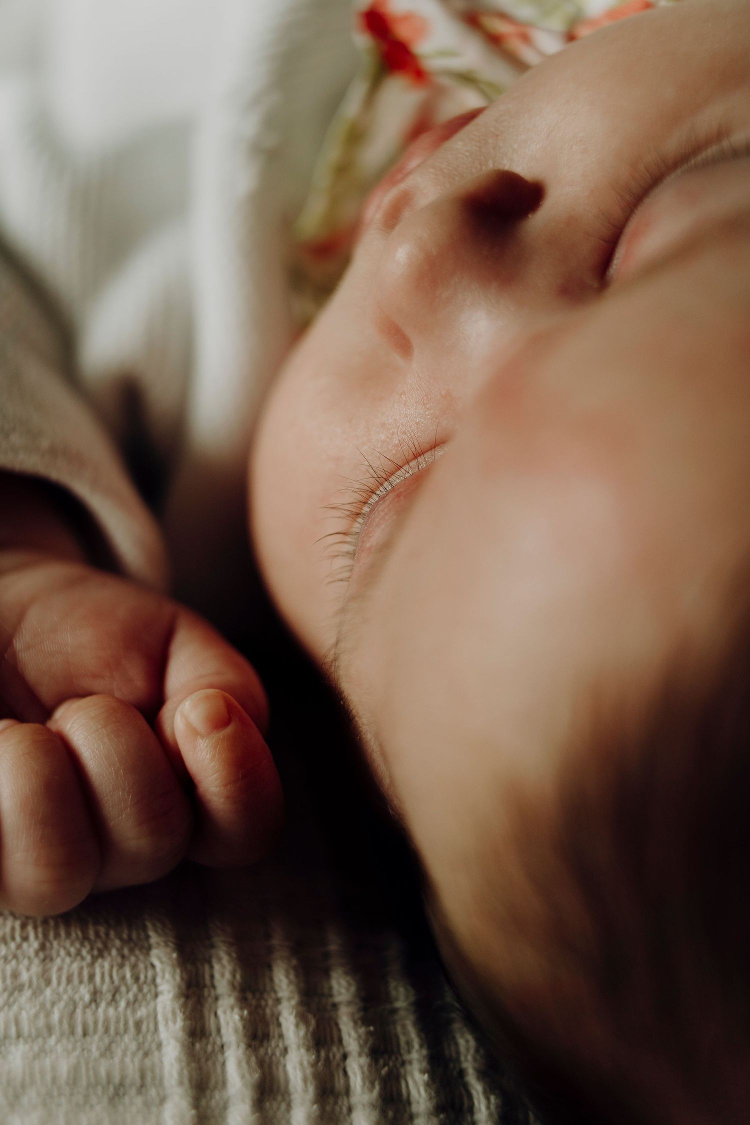 photographe famille bébé nouveau-né naissance hem nord de la france lille aurelie dufosse photographe à  domicile
