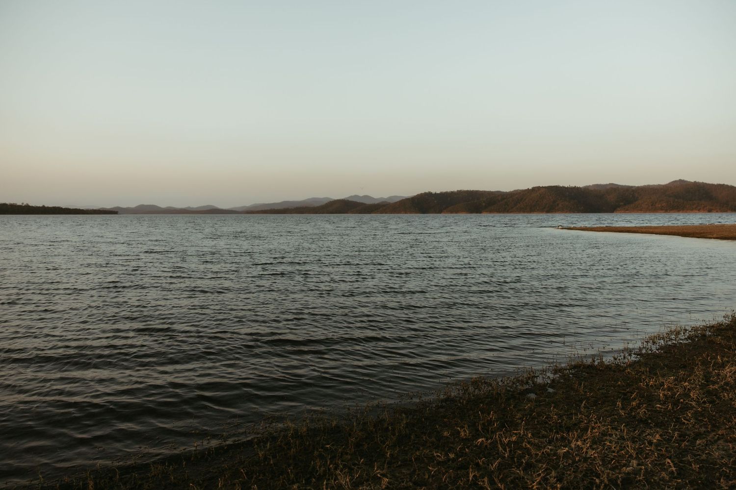 Lake Wivenhoe Ipswich QLD Sunset family portrait session