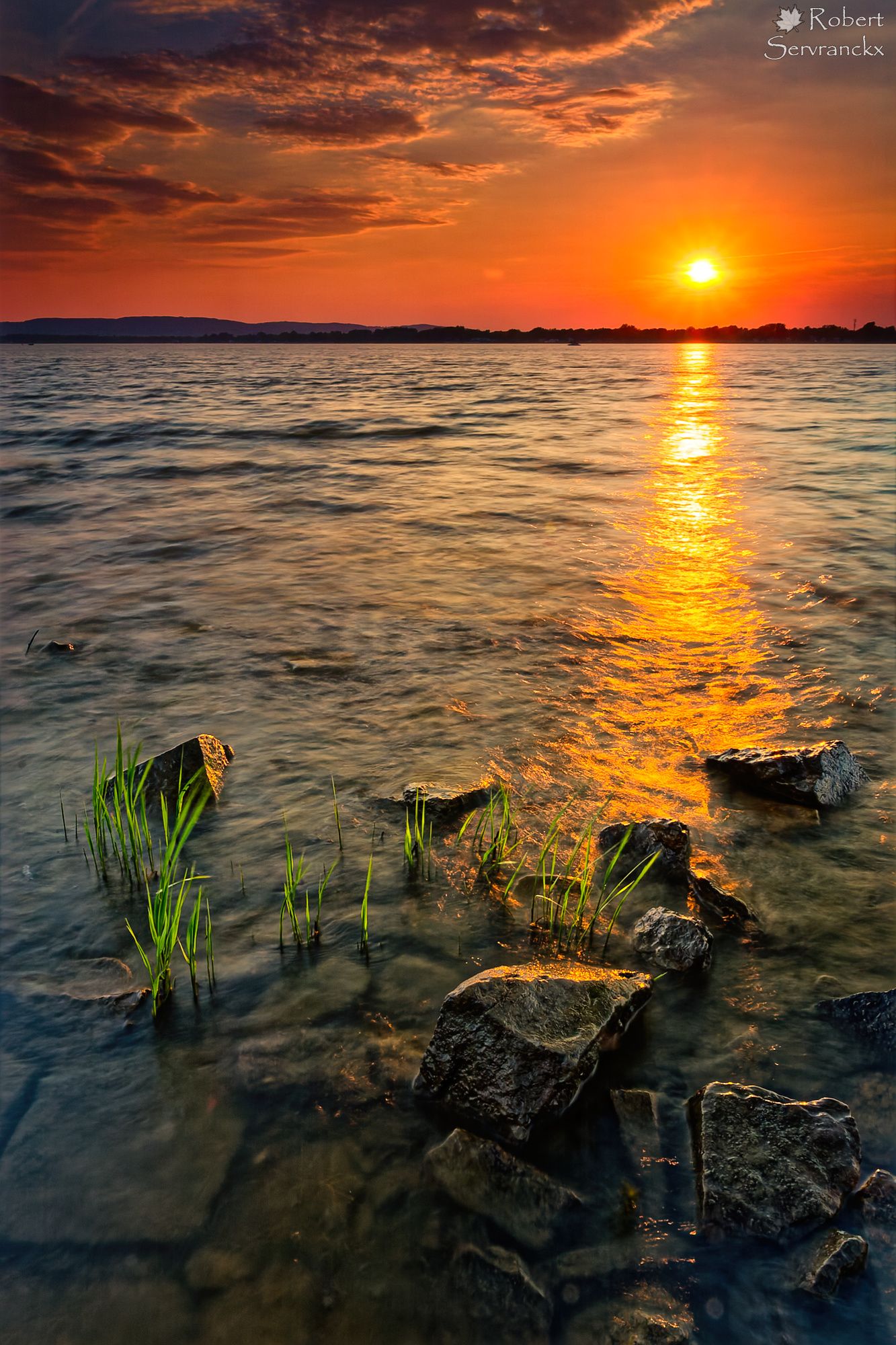 Summer Sunset over Lake of Two Mountains. Quebec - Coucher de soleil estival sur le Lac des Deux-Montagnes, Québec