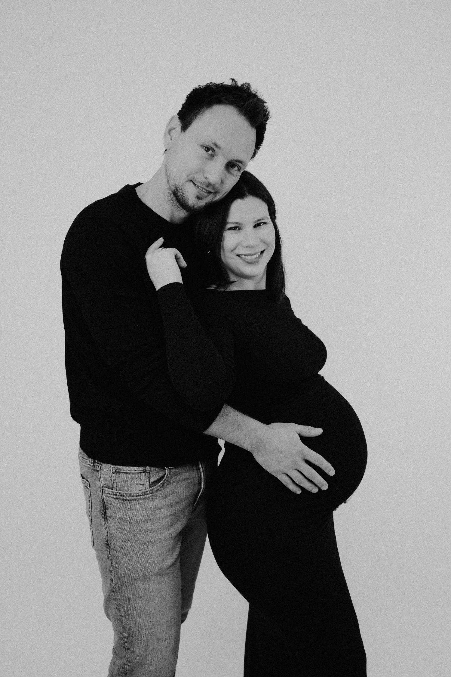 Studiofotos Pärchen mit Babybauch in Graz-Umgebung, Babybauchshooting