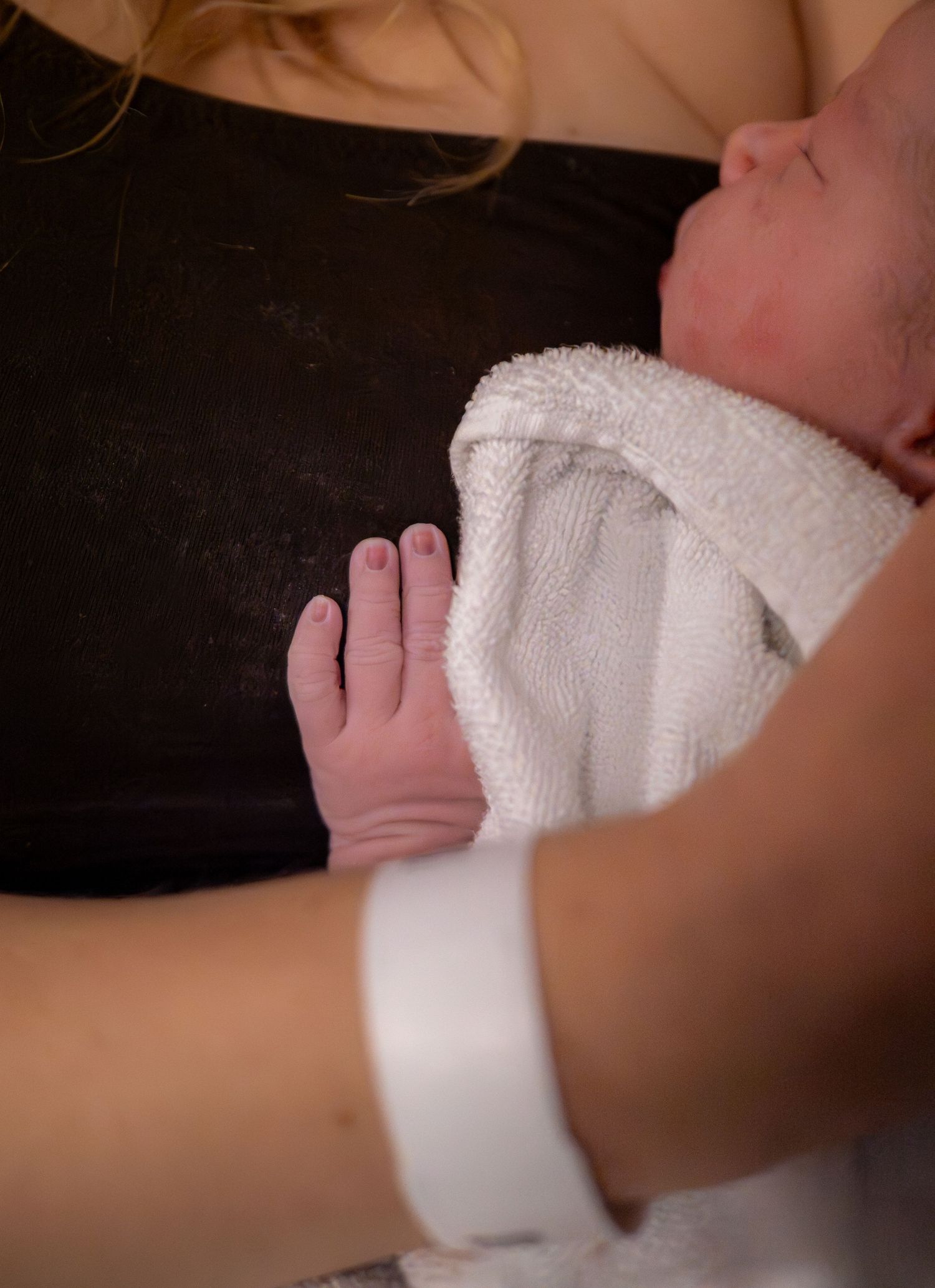 Synnytyskuvaus Uusimaa, suunniteltu sektio, kotisynnytys, sairaala synnytys. Ikuistaen tämän voimallisen kokemuksen teille muistoiksi!