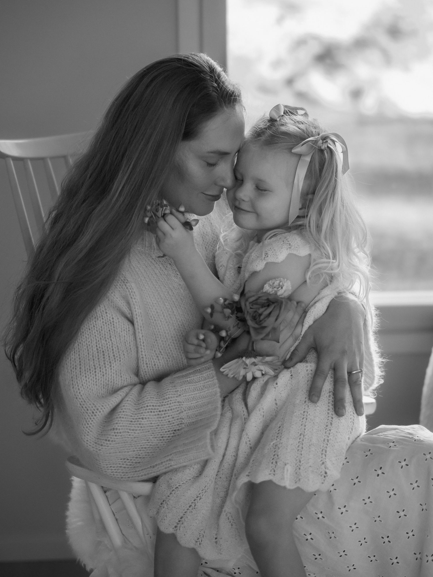 Perhekuvaukset kotonanne, elämän täyteisiä hetkiä ikuistaen teille juuri tämän hetkisestä elämästänne! Varaa oma perhekuvauksesi nyt <3