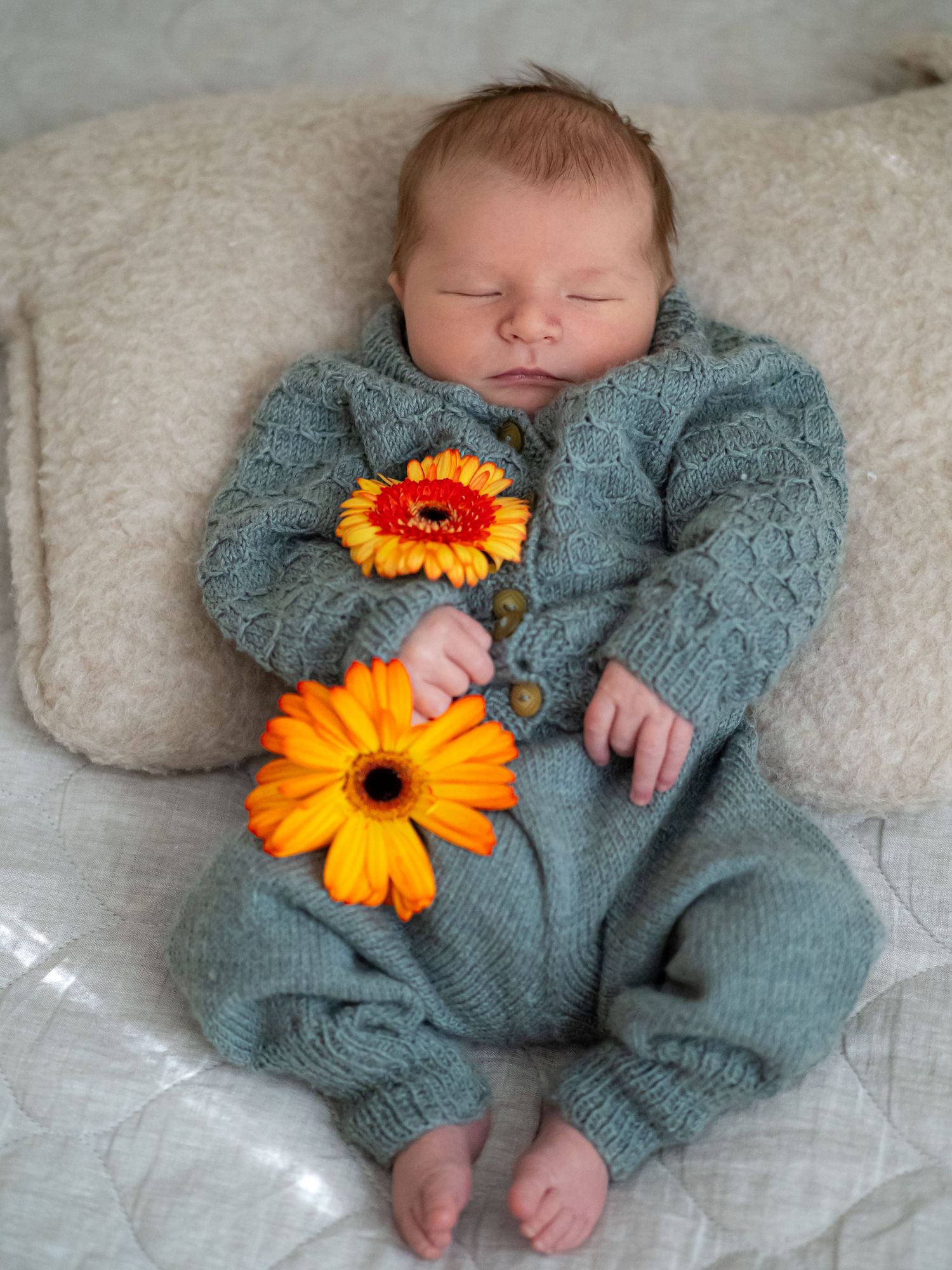 Newborn valokuvaus kotona Espoo/Vantaa/Helsinki, ikuistaen nämä ensimmäiset hetket yhdessä perheenä teille muistoiksi!