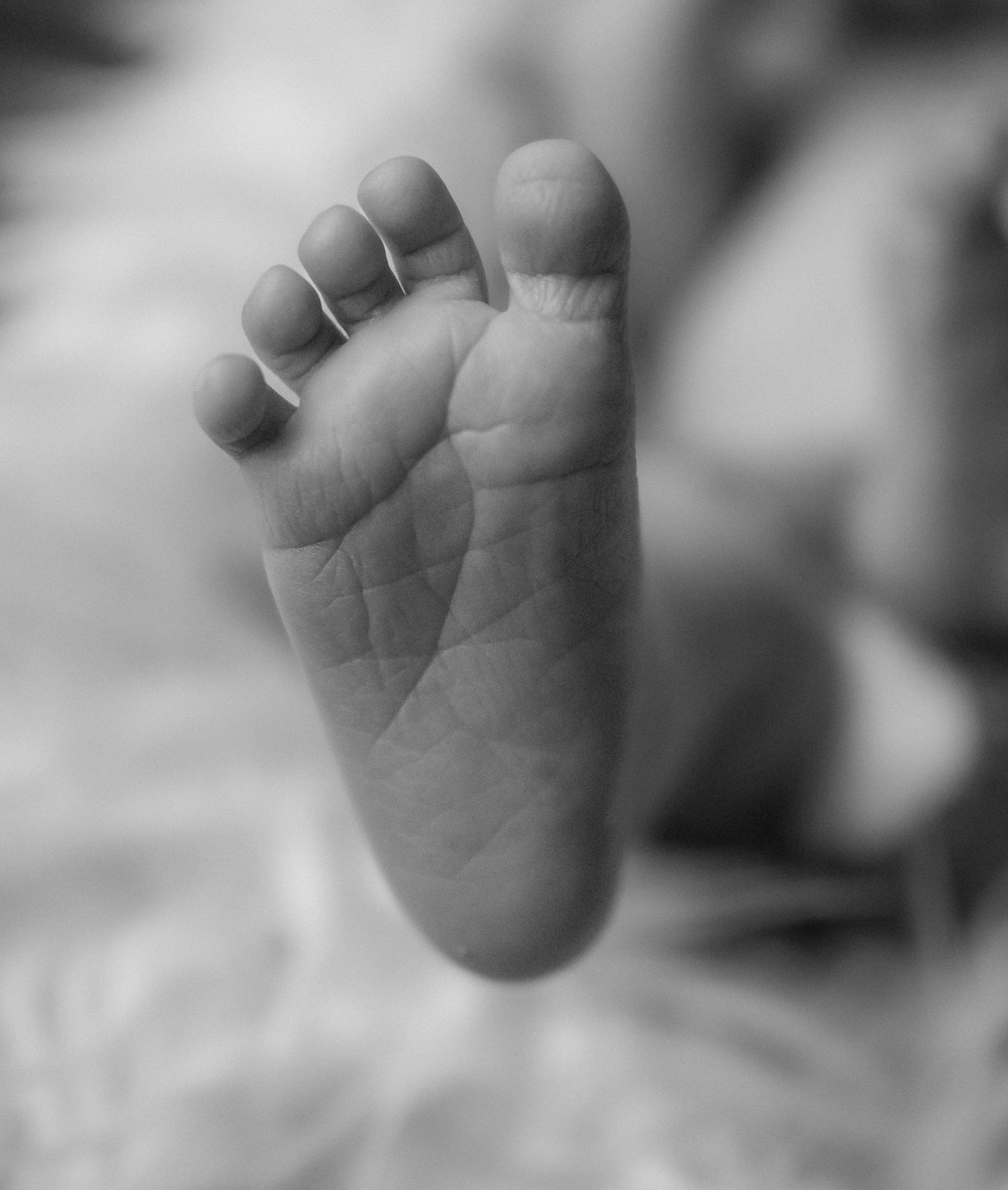 Newborn valokuvaus kotona Espoo/Vantaa/Helsinki, ikuistaen nämä ensimmäiset hetket yhdessä perheenä teille muistoiksi!