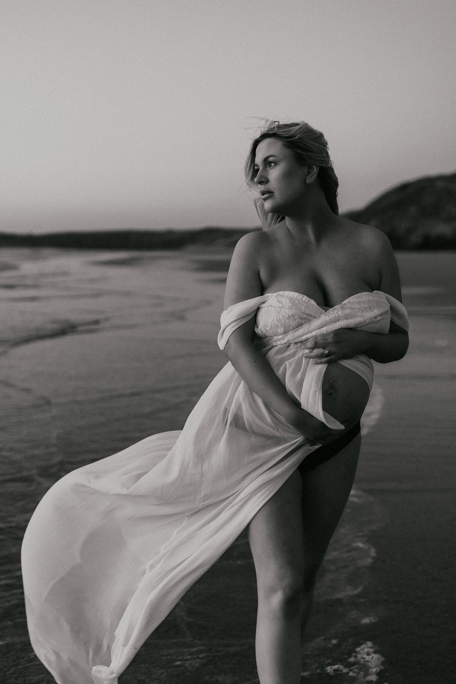 Cornwall Maternity Bump Outdoor photoshoot beach evening sea Perranporth beach