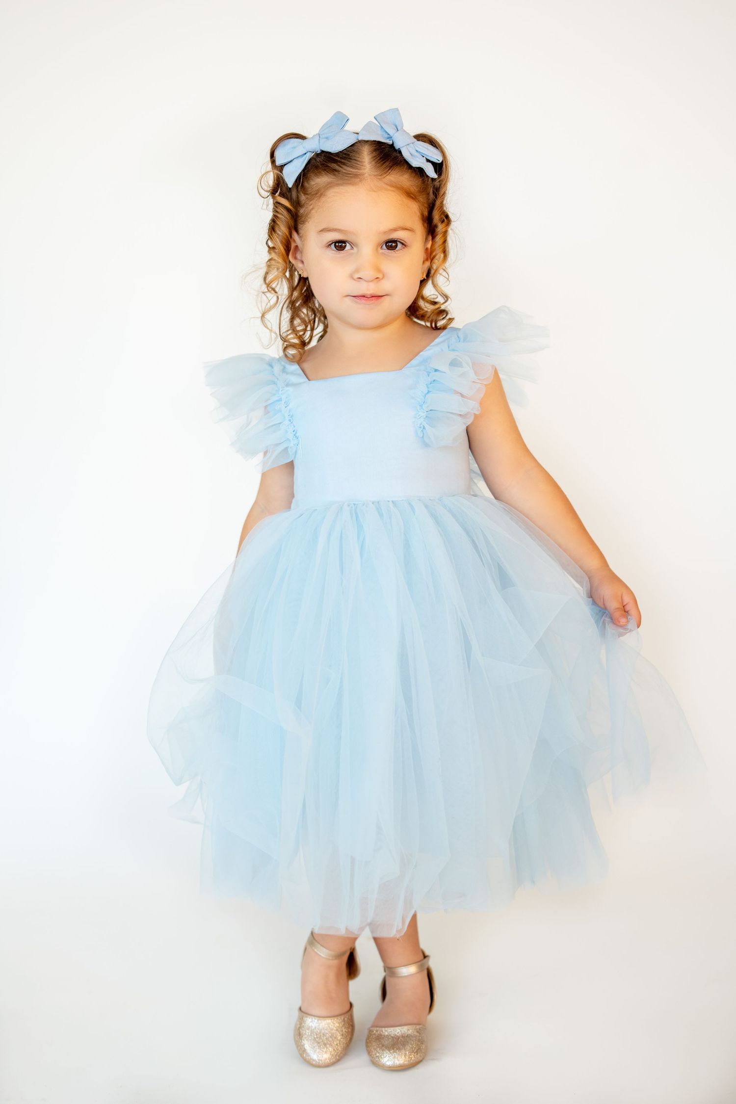 Pretty in blue. Milestone photo of little girl in blue. Sweet blue photos for girls. Lizette DLT the best photographer in Fullerton