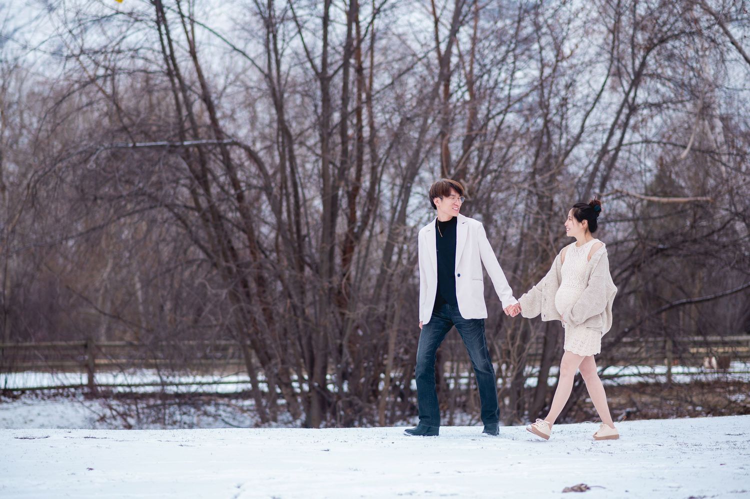 Winter snowy maternity portrait in Kamloops, BC, by Christopher James of Cjam Photos