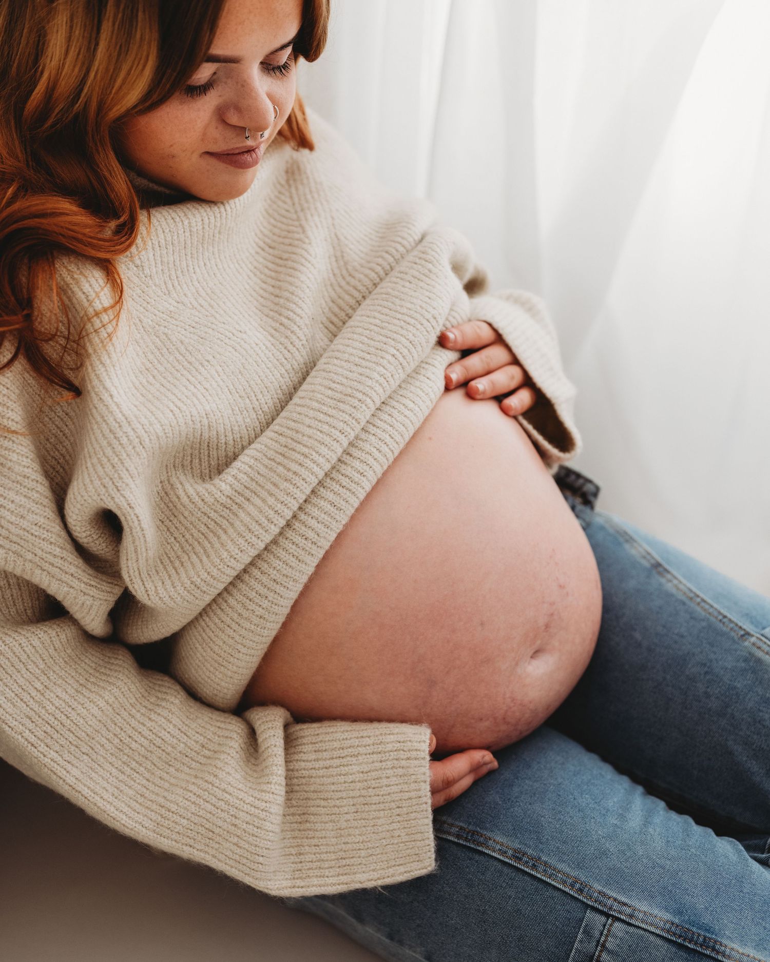 Ayrshire studio maternity photo with neutral tones – authentic and simple modern pregnancy portrait