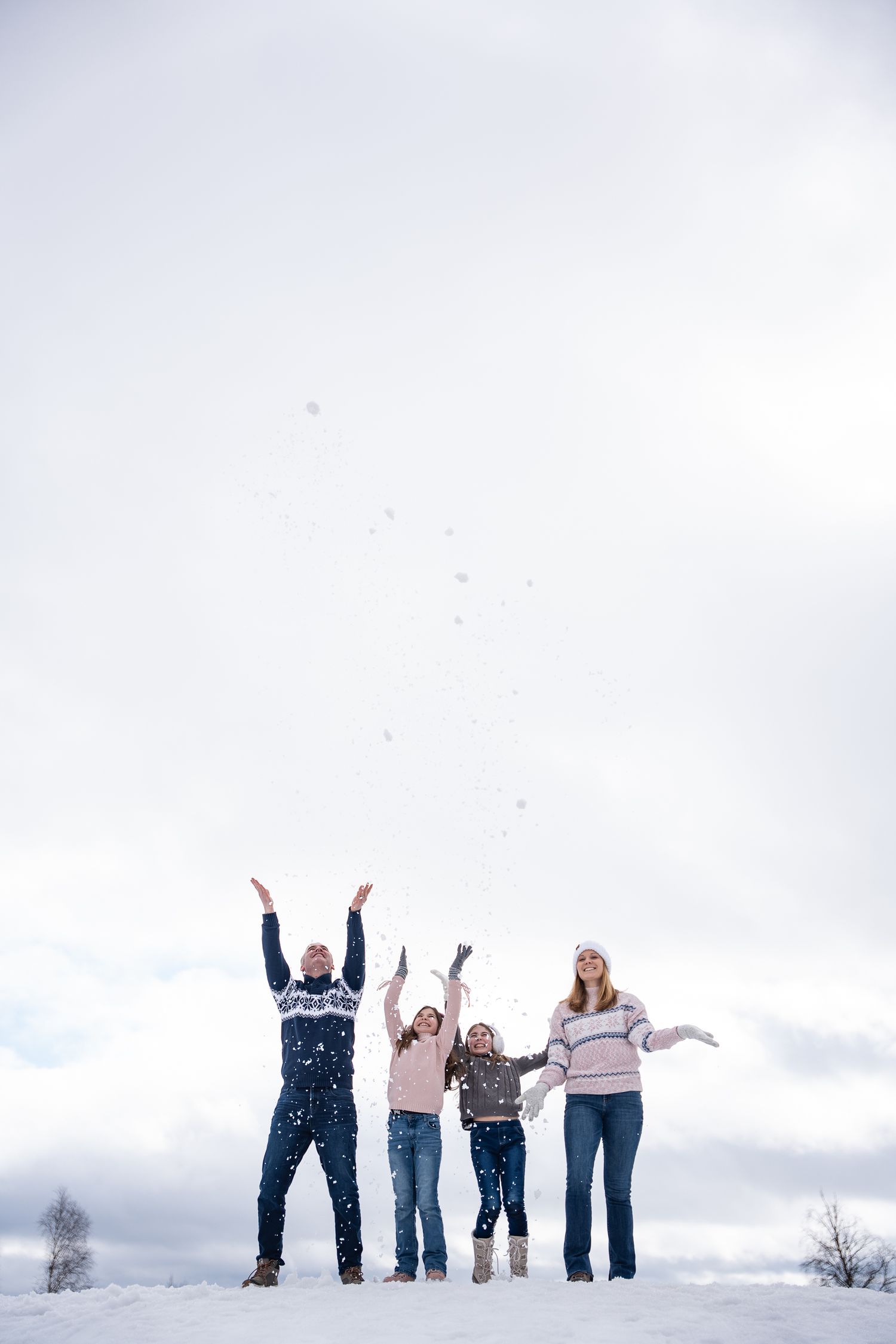 Winter Family photoshoot in Rovaniemi, Finland.