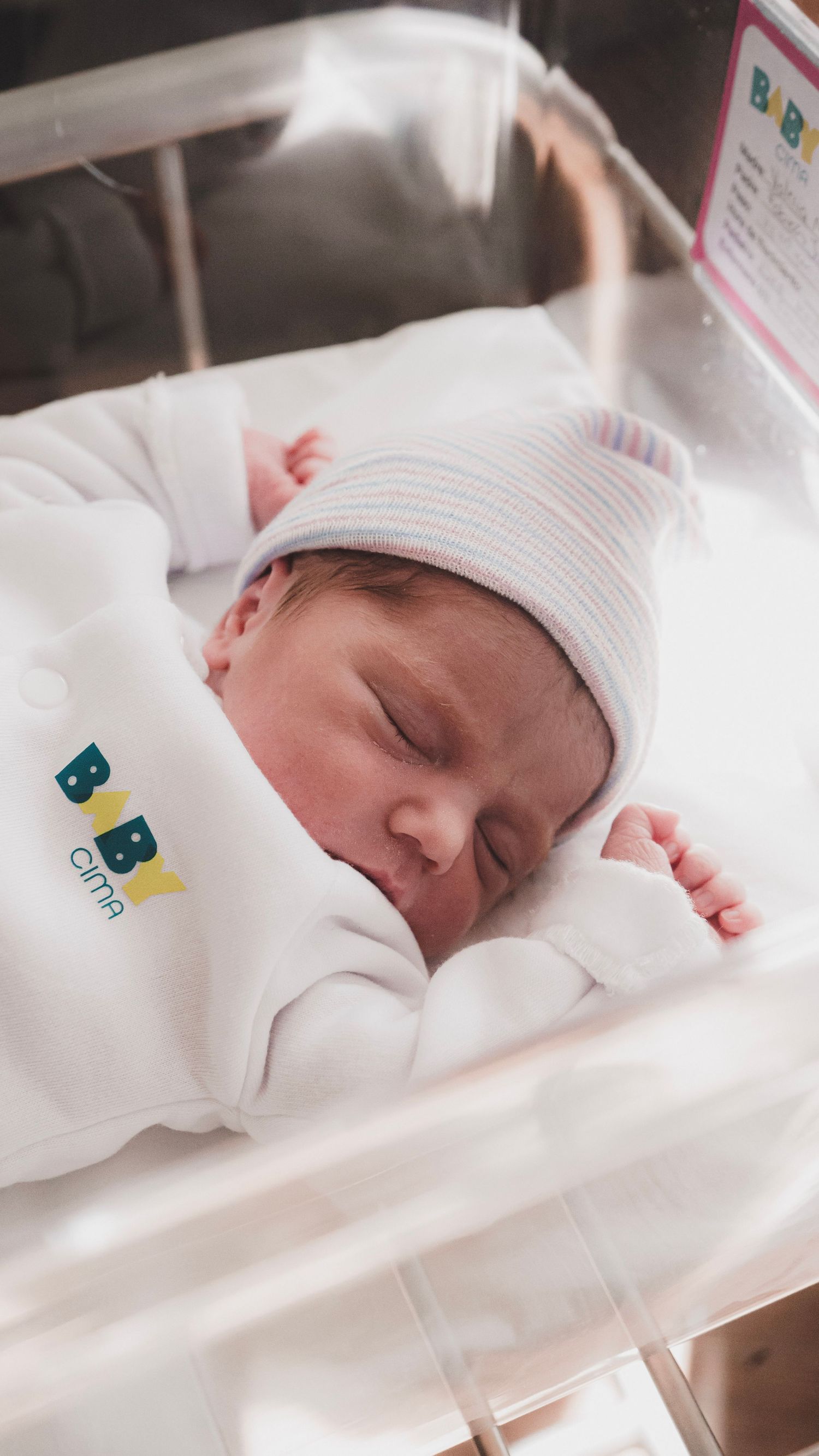Cesárea en Hospital Cima, San José, Costa Rica – fotografía de nacimiento por Dianne García