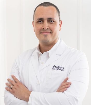 Dr. Carlos Vindas Ginecologo