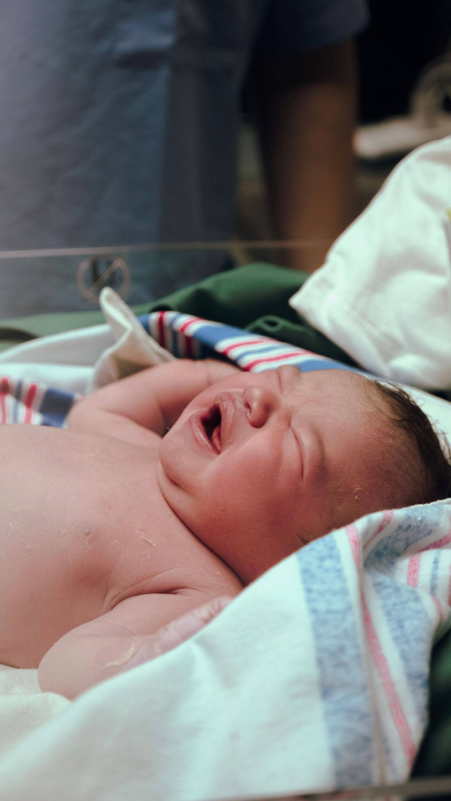 Cesárea en Hospital Cima, San José, Costa Rica – fotografía de nacimiento por Dianne García