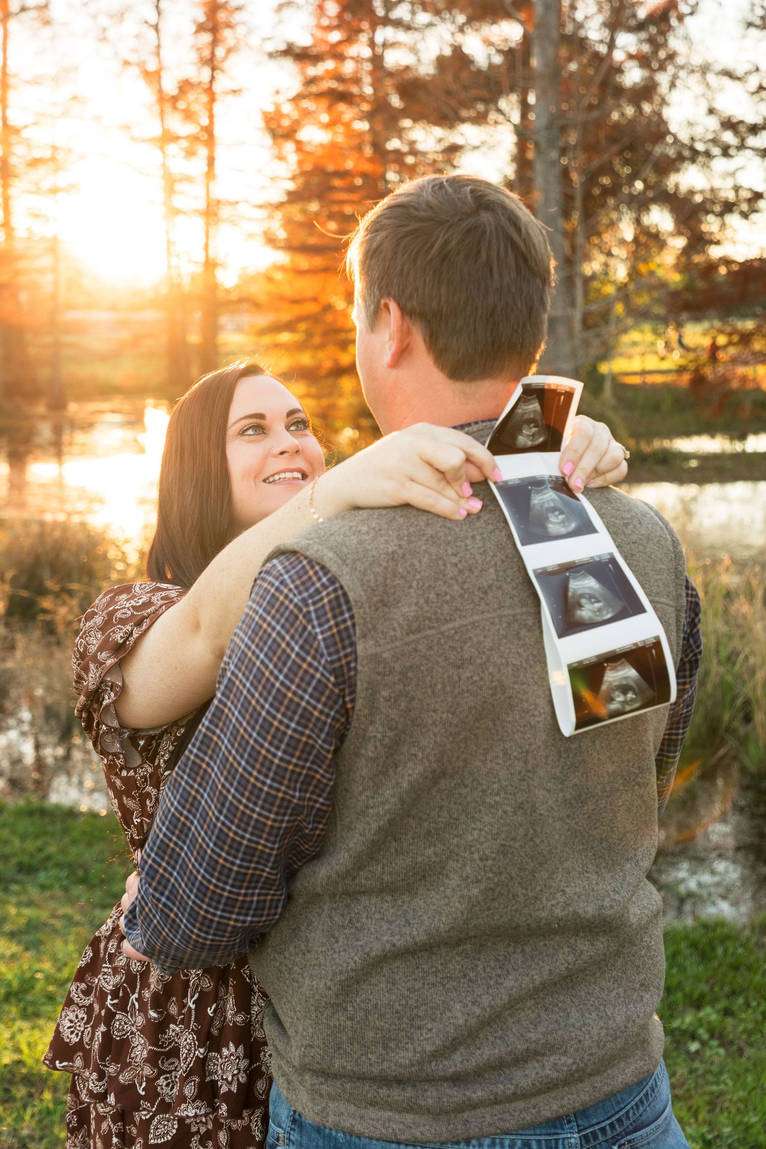 pregnancy announcement photography in West Monroe, Louisiana