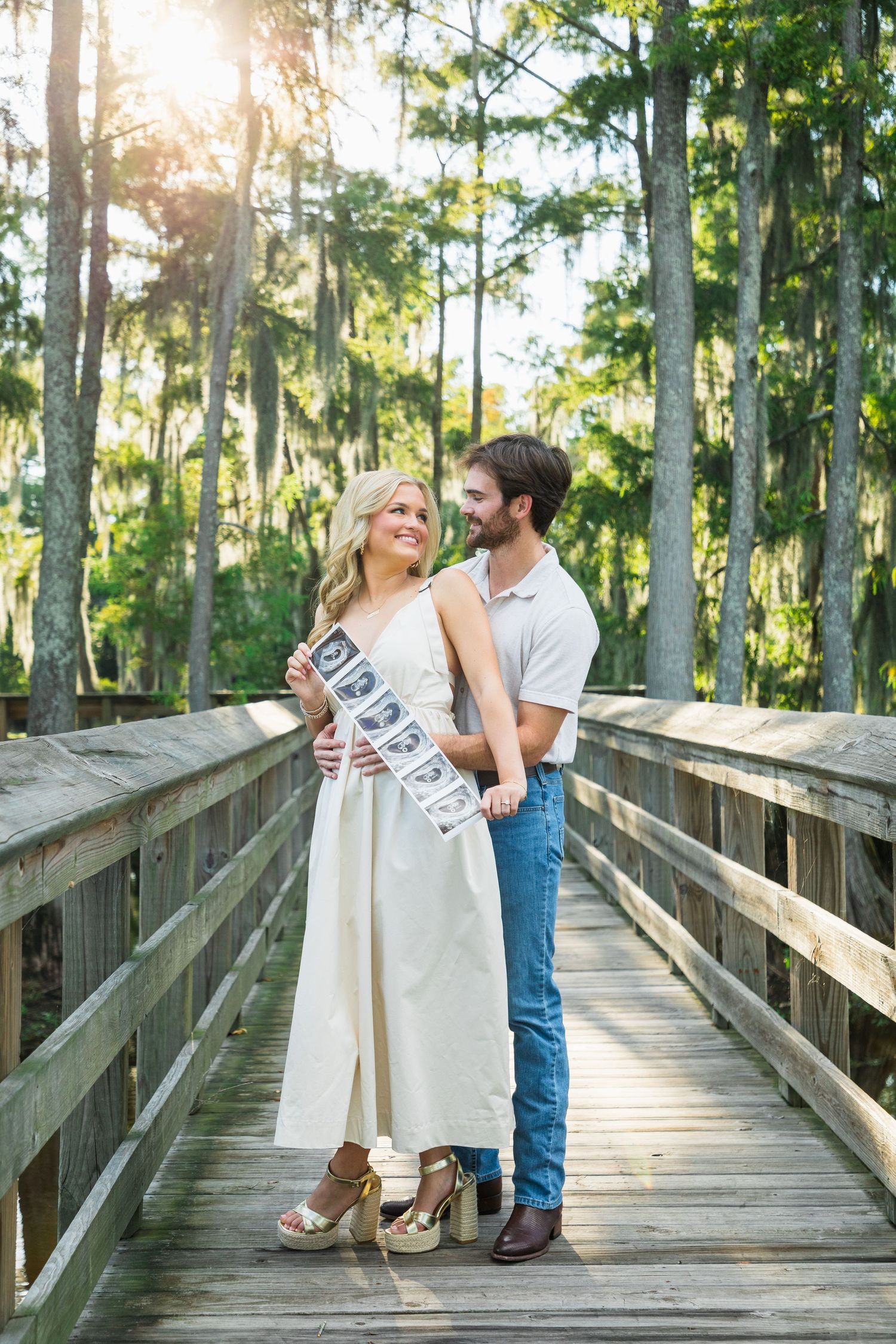 pregnancy announcement photographer in West Monroe, Louisiana