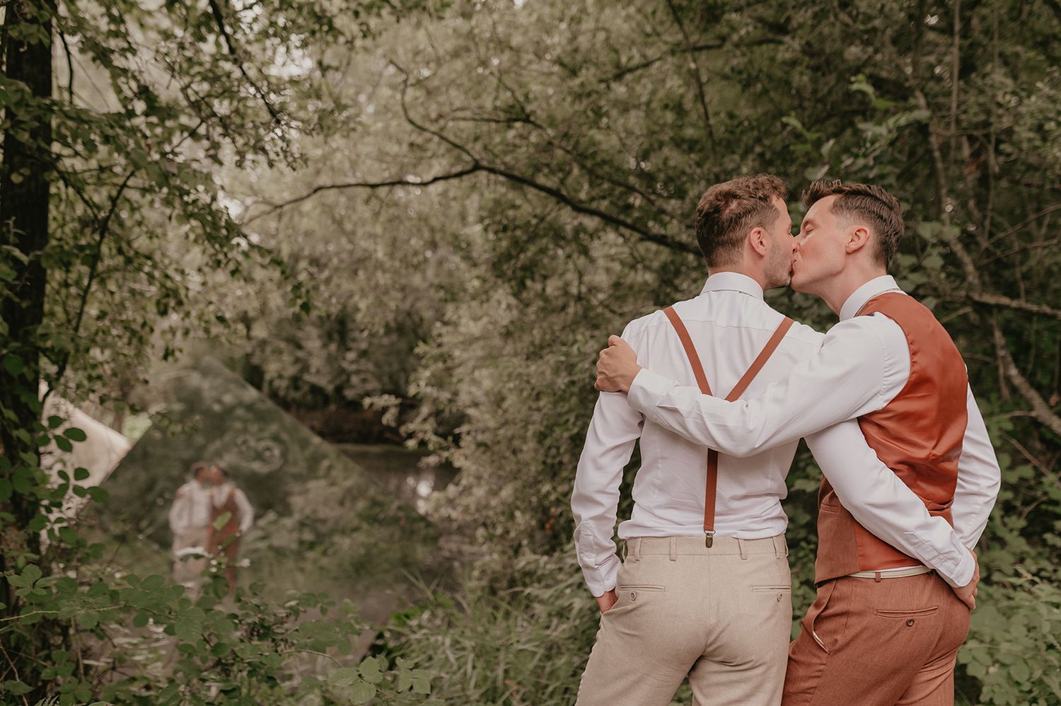 Huwelijksfotografie Roeselare 
Koppelshoot
Verbeke Foundation
Roeselare
LGBTQ
Hoeve wabi sabi
Staden
Intiem huwelijk
Verbeke Foundation