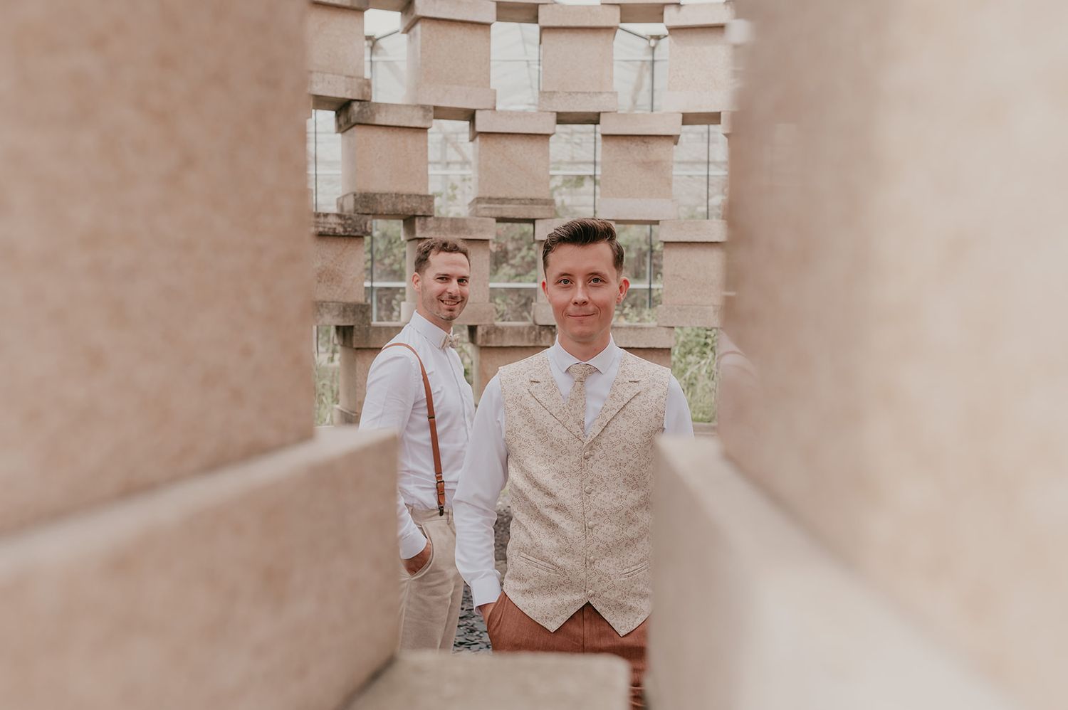 Huwelijksfotografie Roeselare 
Koppelshoot
Verbeke Foundation
Roeselare
LGBTQ
Hoeve wabi sabi
Staden
Intiem huwelijk
Verbeke Foundation