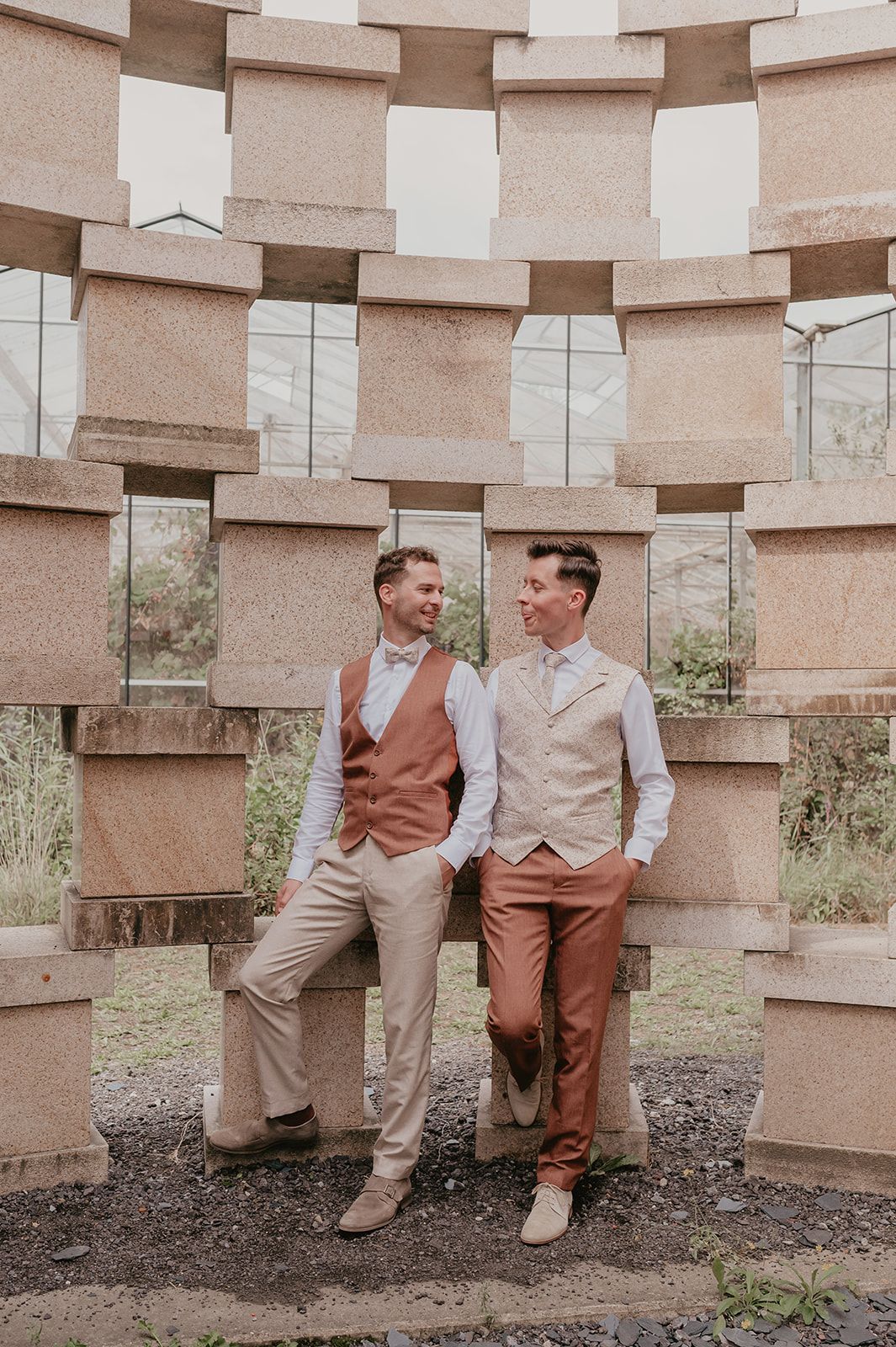 Huwelijksfotografie Roeselare 
Koppelshoot
Verbeke Foundation
Roeselare
LGBTQ
Hoeve wabi sabi
Staden
Intiem huwelijk
Verbeke Foundation