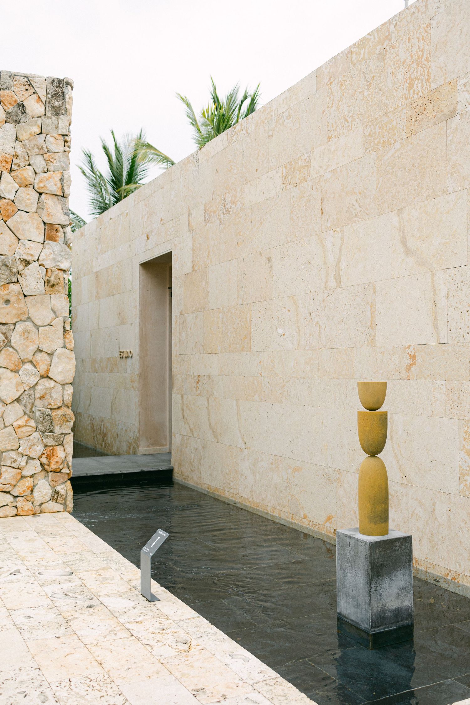 Saintwed is a destination wedding brand and company based in Mexico and Latin America, specializing in effortlessly elegant, sophisticated,