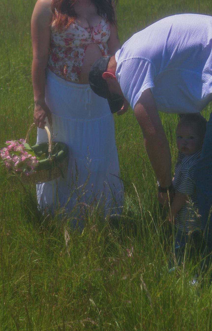 Tori Marie Photos
Kern County Photographer 
Whimsical 
maternity photography 
family photography